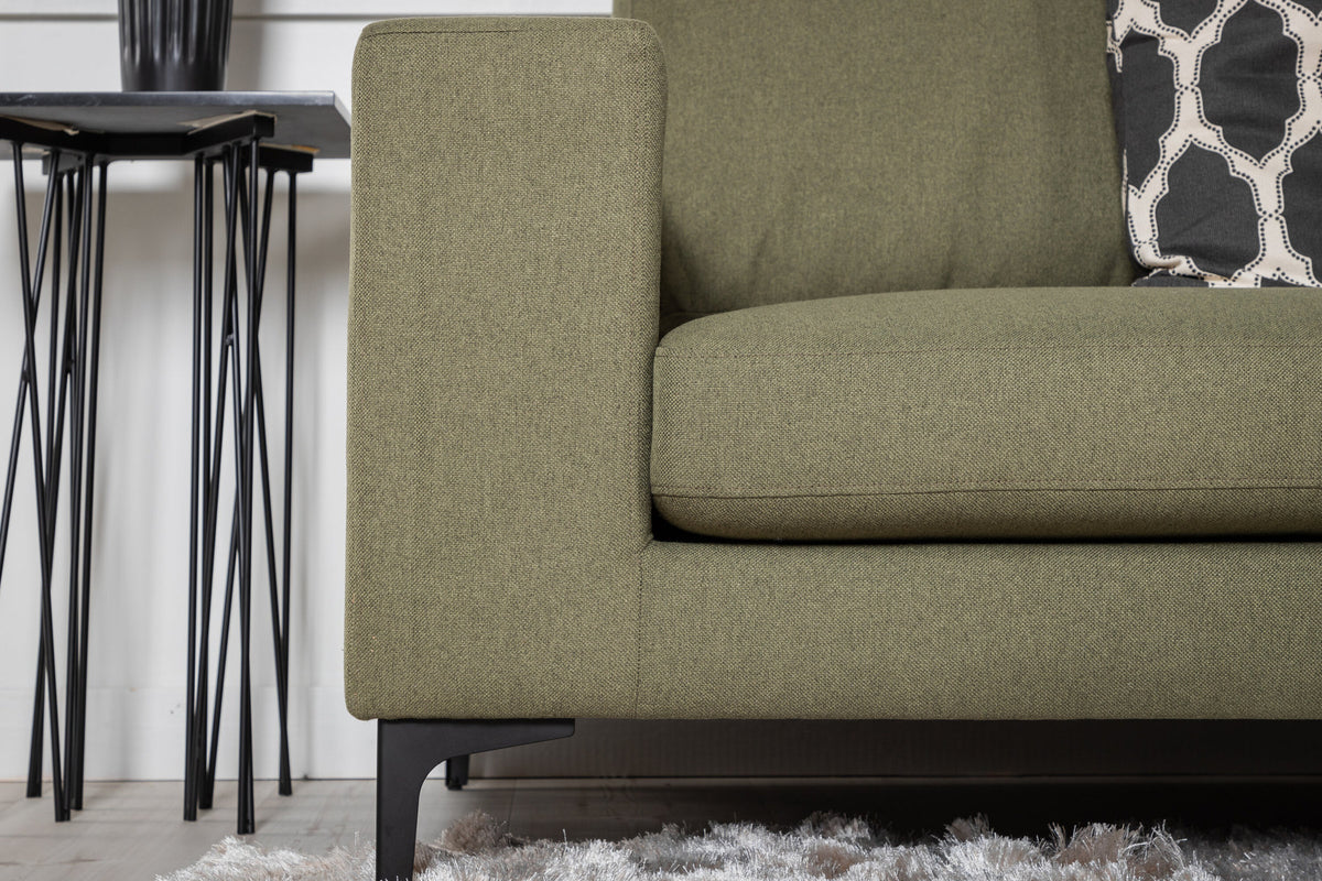 Bolero Sofa in Grün präsentiert im Onlineshop von KAQTU Design AG. 3er Sofa ist von Venture Home