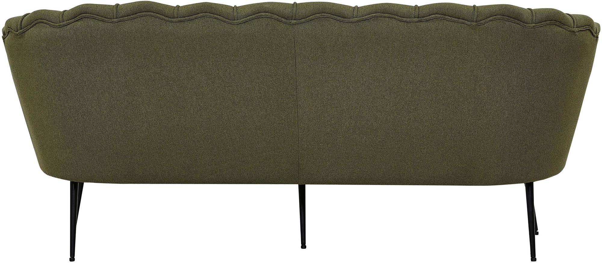 Entdecken Sie das Calais Sofa von Venture Home: Stilvolles Design, weicher Samtbezug und viel Platz für gesellige Momente in Ihrem Wohnzimmer.