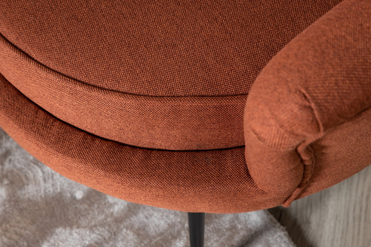 Calais Sofa in Rot präsentiert im Onlineshop von KAQTU Design AG. 3er Sofa ist von Venture Home