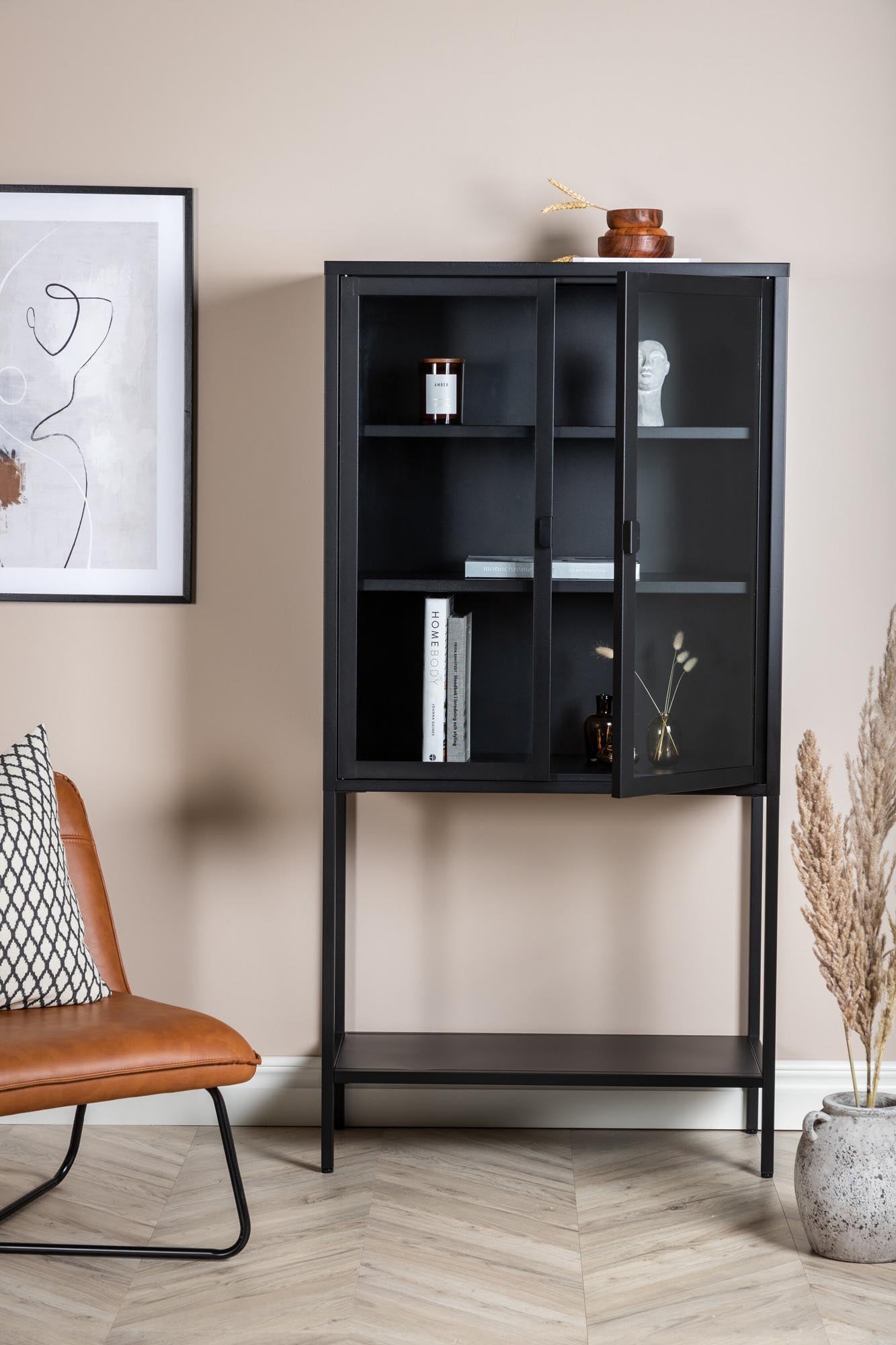 Mischa Kabinett in Schwarz präsentiert im Onlineshop von KAQTU Design AG. Cabinet ist von Venture Home