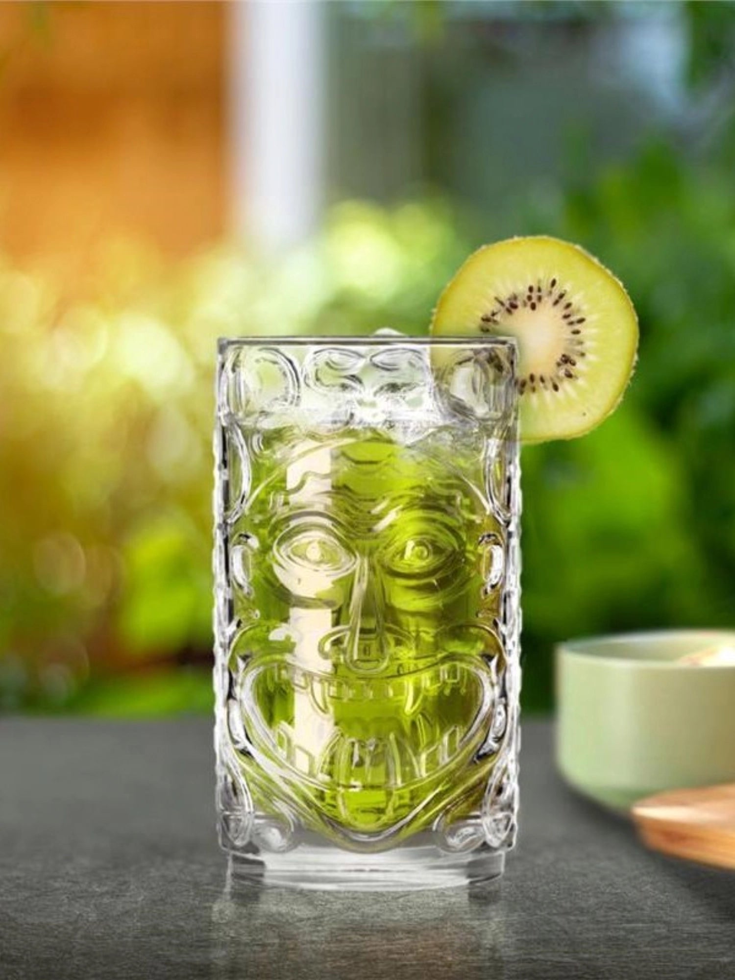 Entdecken Sie das 4er Set Tiki Etruria Tumbler von RCR – stilvolle, bruchsichere Gläser, die jedem Getränk einen festlichen Touch verleihen!