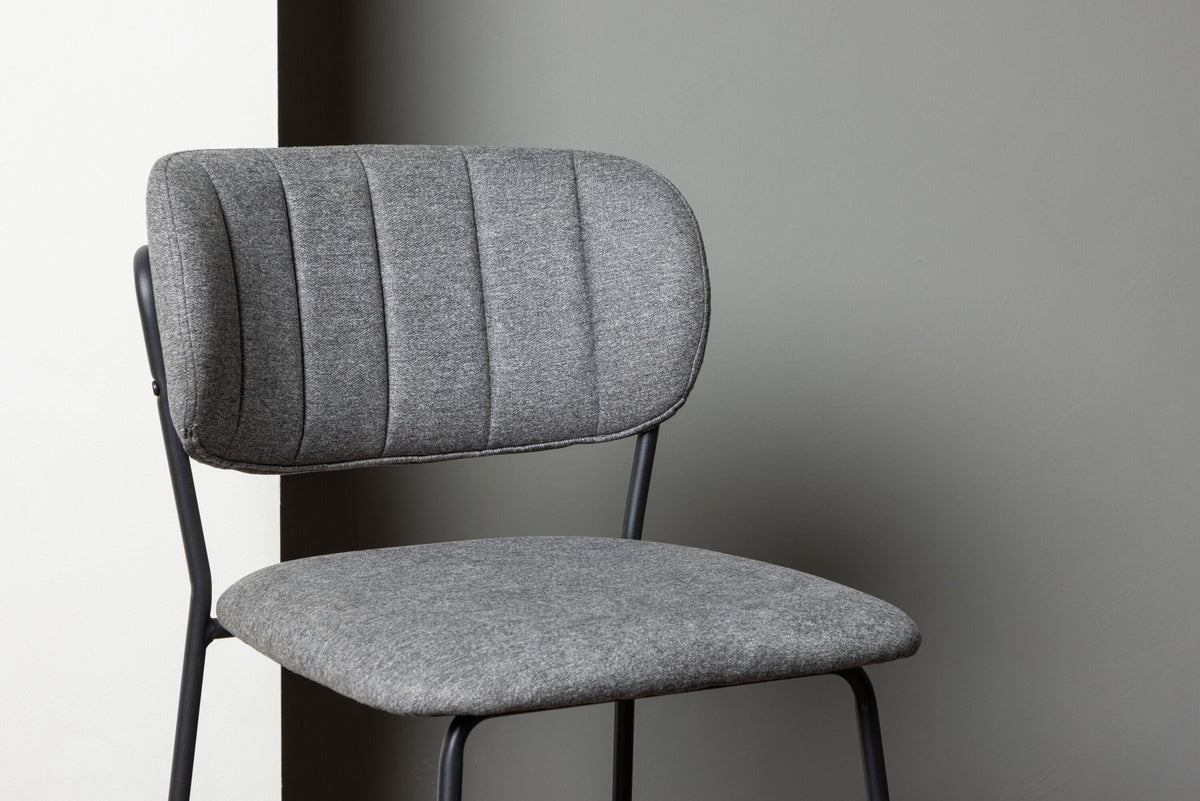 Glockenstuhl in Grau präsentiert im Onlineshop von KAQTU Design AG. Barstuhl ist von Venture Home