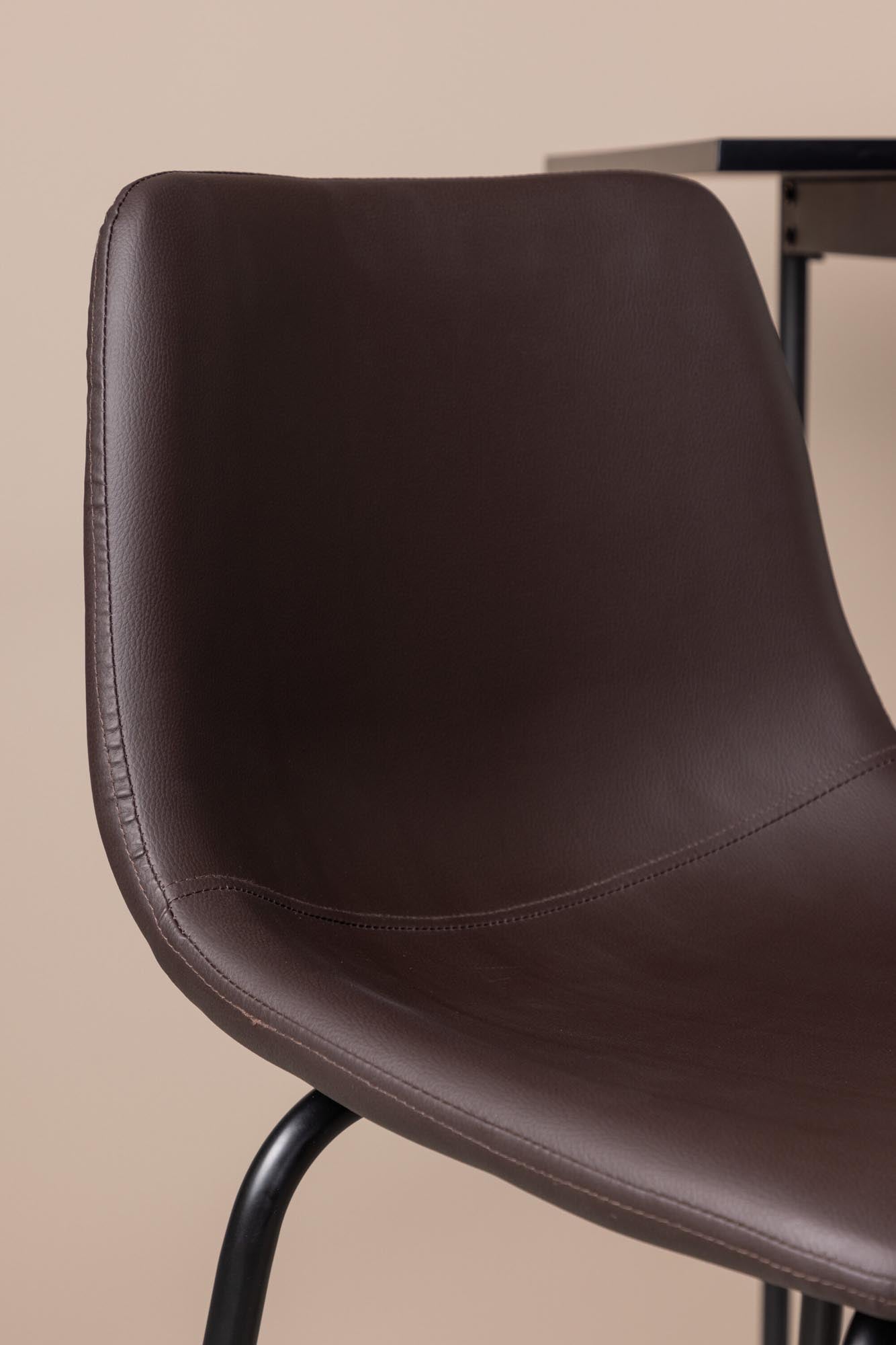 Rustikaler Alexi Barstuhl von Venture Home: Komfort und Stil für Ihre Bar oder Küche. Ideal für gesellige Abende und entspannte Frühstücke.