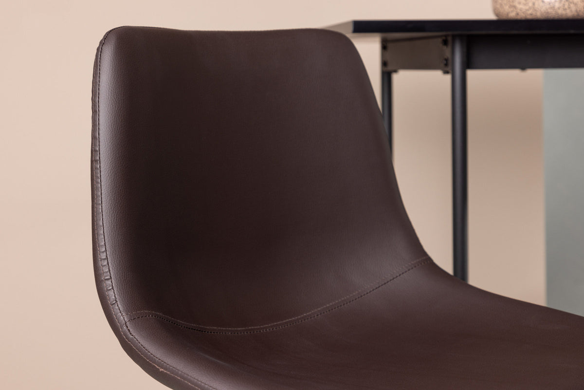 Alexi Barstuhl in Braun präsentiert im Onlineshop von KAQTU Design AG. Barstuhl ist von Venture Home