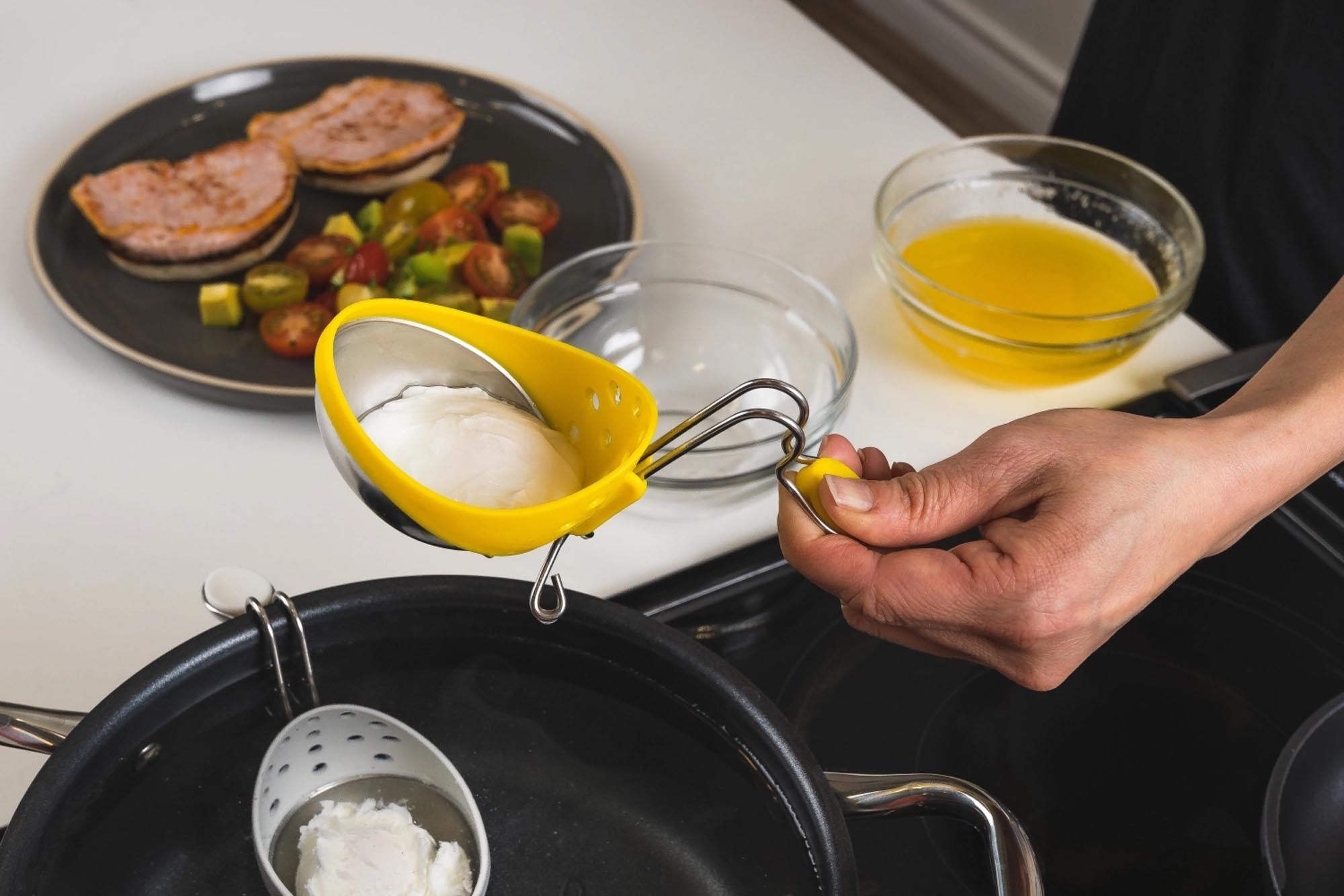 Cuisipro Eier-Pochierer Deluxe 2er Set: Hochwertige Edelstahl-Pochierer für perfekte, gleichmäßig gegarte Eier. Ideal für Frühstück und Brunch!