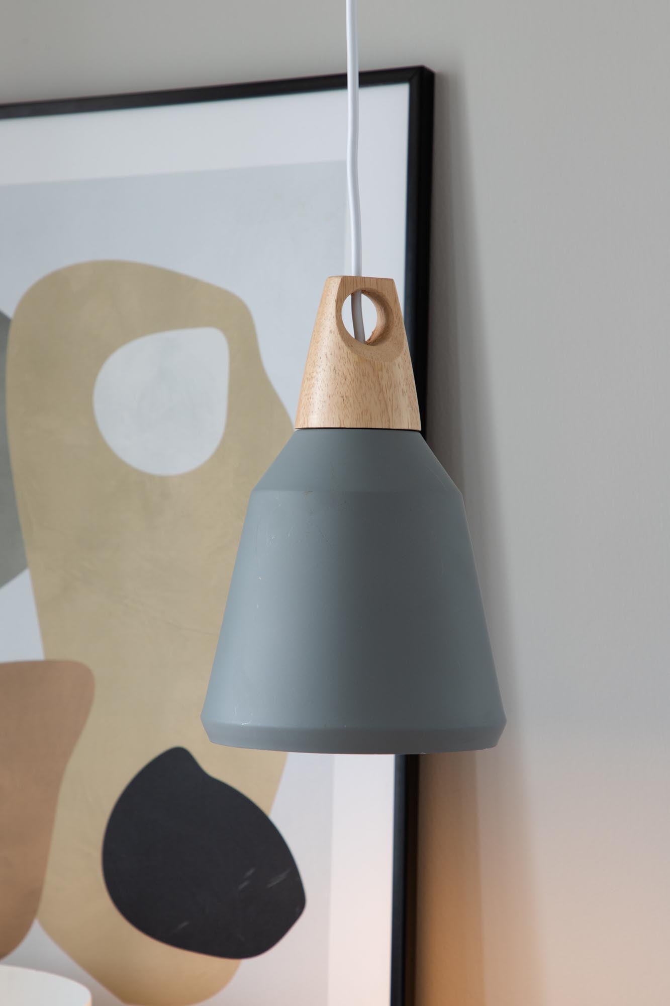 Nao Pendelleuchte: Minimalistische Beleuchtung für jedes Ambiente.