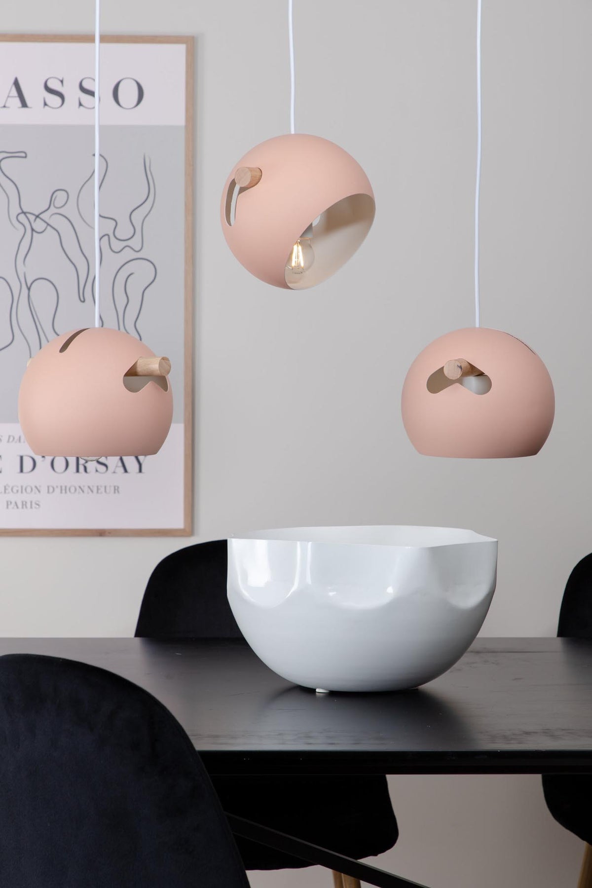 Tubbie Pendelleuchte in Altrosa präsentiert im Onlineshop von KAQTU Design AG. Pendelleuchte ist von Venture Home