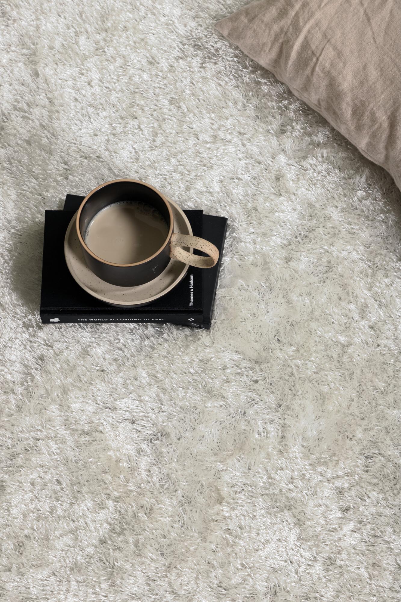Mattis Teppich in Weiss präsentiert im Onlineshop von KAQTU Design AG. Teppich ist von Venture Home