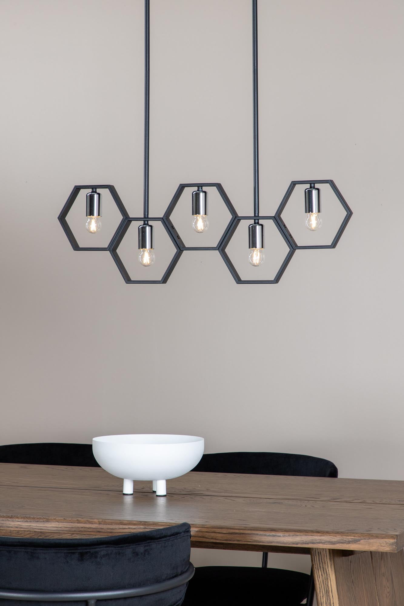 Stilvolle Queen B Pendelleuchte von Venture Home: Robuste Konstruktion, einladende Atmosphäre und individuell anpassbare Höhe für Ihr Zuhause.