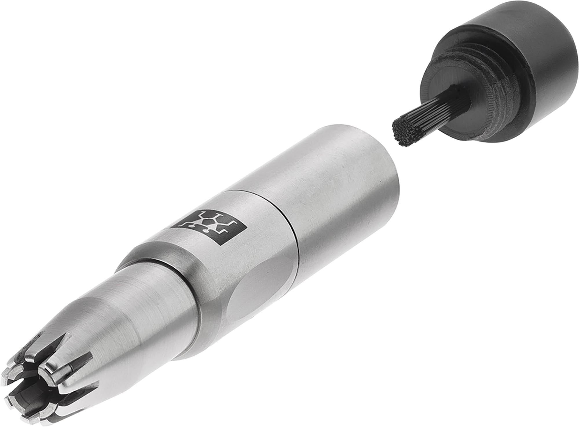 Effektiver Nasen- und Ohrenhaarschneider von Zwilling Beauty. Robuster 60mm Edelstahl, ergonomisch für präzise Anwendung und sanfte Pflege.