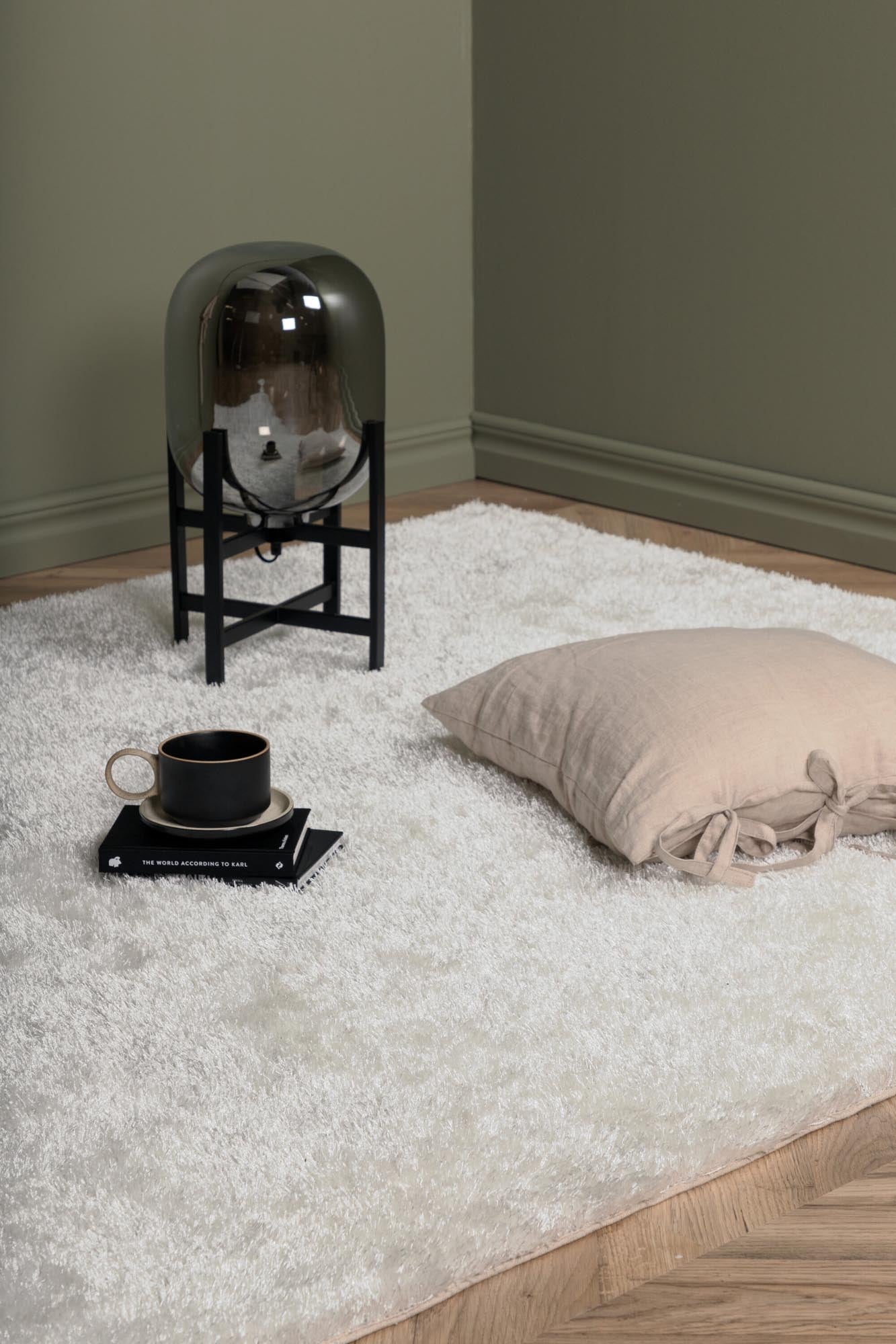 Mattis Teppich von Venture Home: Hochwertiger Polyester, pflegeleicht und stilvoll. Perfekt für ein gemütliches Zuhause.