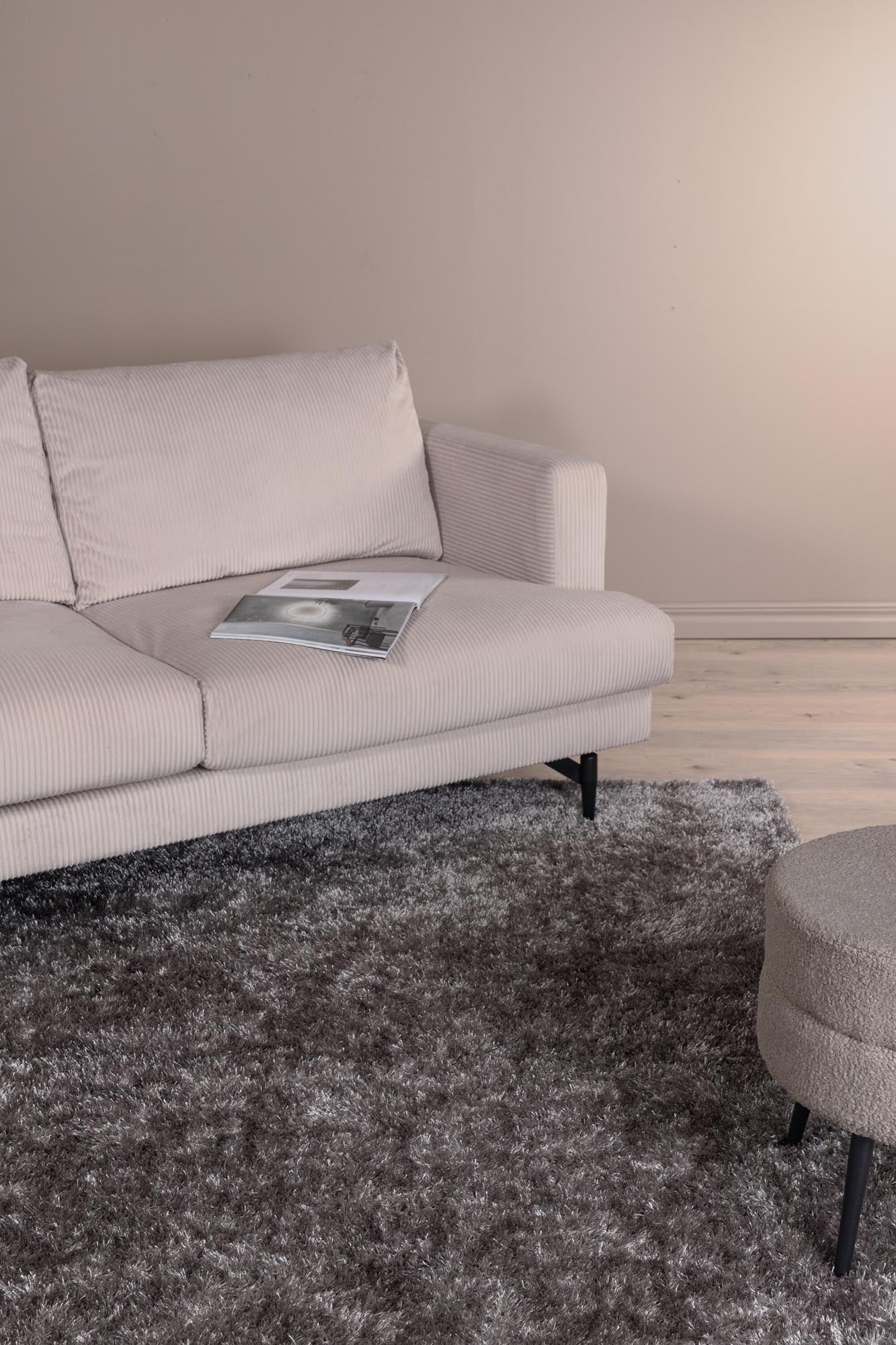 Entdecken Sie den eleganten Mattis Teppich von Venture Home. Strapazierfähig, modern und pflegeleicht – ideal für jeden Wohnraum!