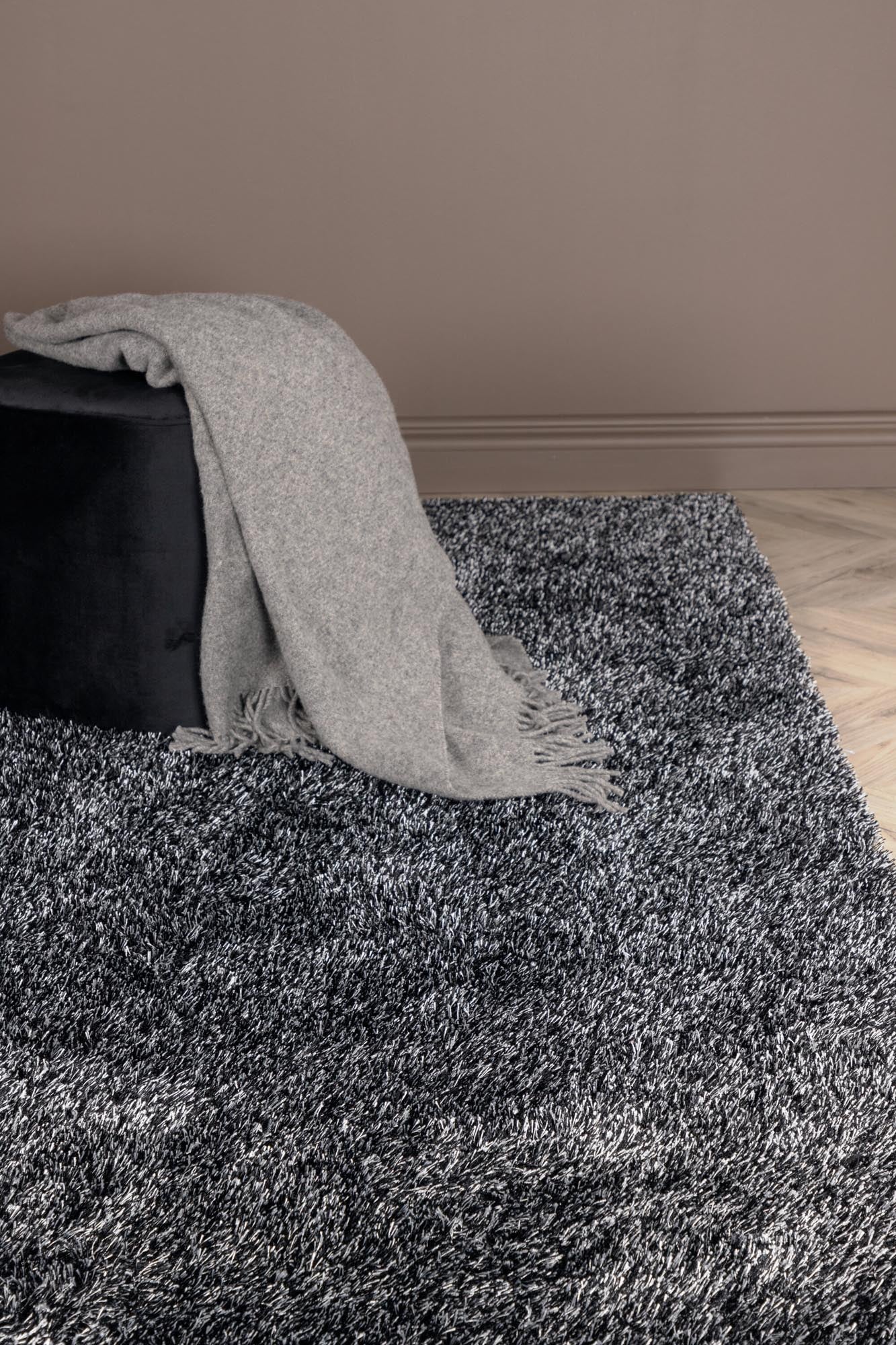 Mattis Teppich in Anthrazit präsentiert im Onlineshop von KAQTU Design AG. Teppich ist von Venture Home