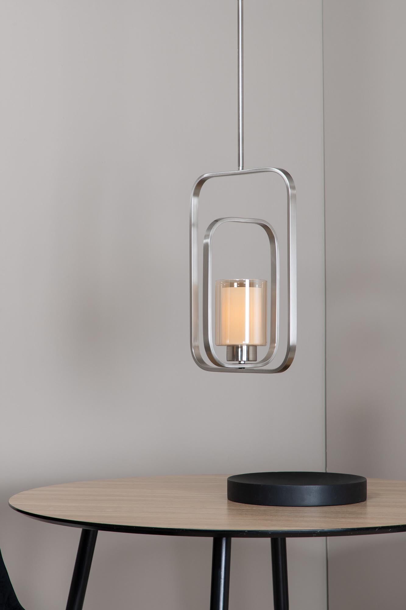 Aludra Pendelleuchte von Venture Home: Elegante Lichtquelle mit harmonischer Ausstrahlung für stilvolle Wohnräume.