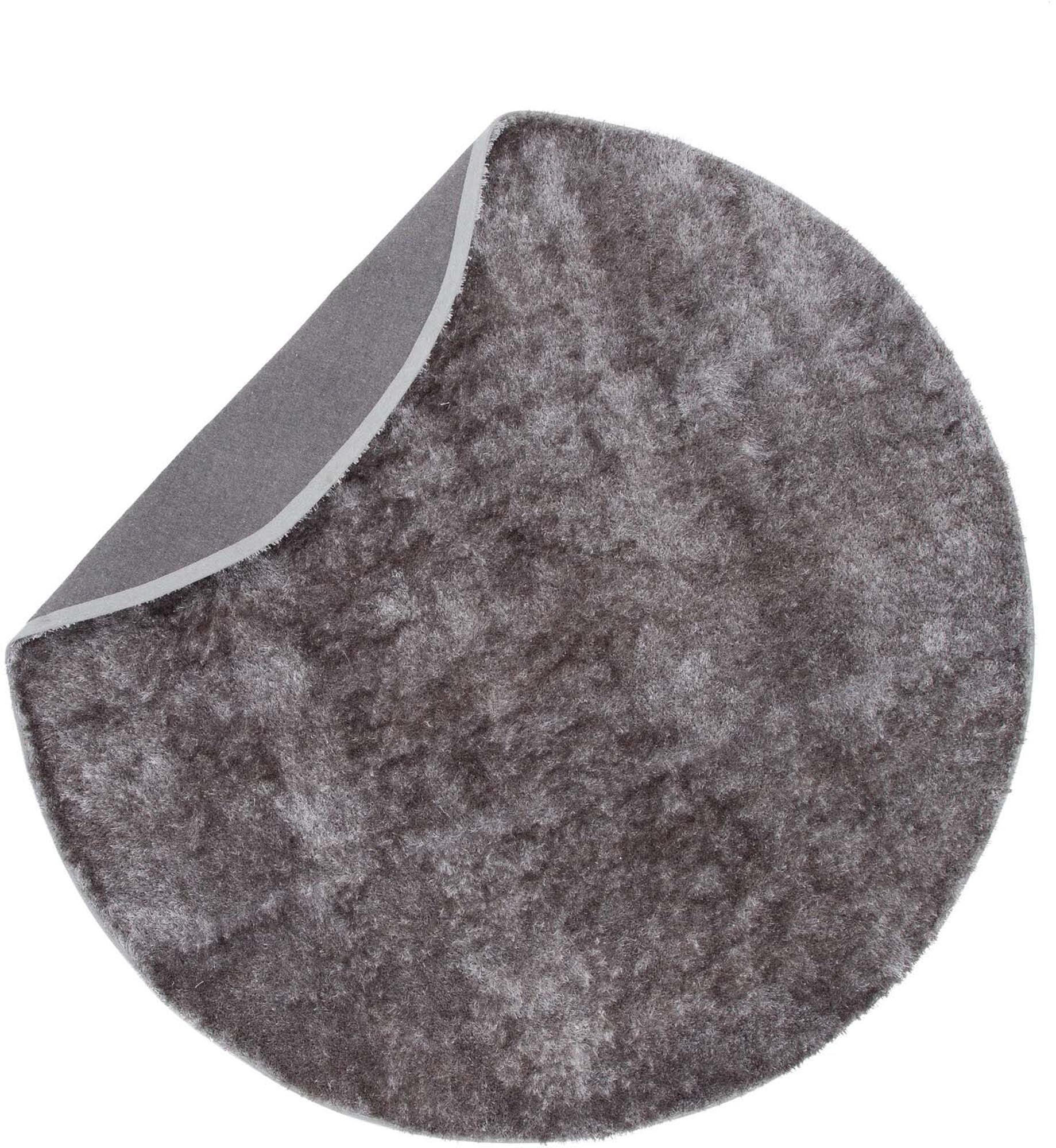 Der Mattis Teppich von Venture Home vereint Stil und Funktionalität. Strapazierfähig, elegant in Anthrazit und pflegeleicht – ideal für jedes Zuhause.