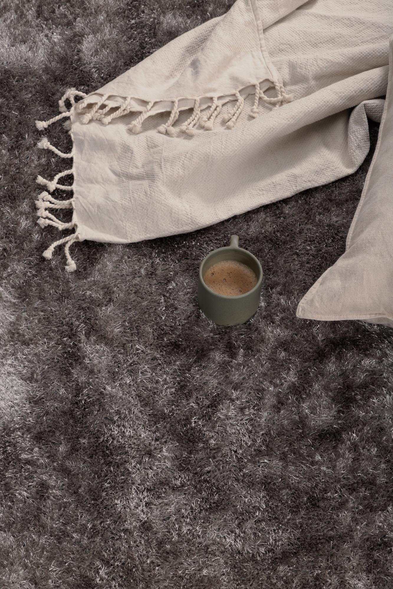 Mattis Teppich in Grau präsentiert im Onlineshop von KAQTU Design AG. Teppich ist von Venture Home