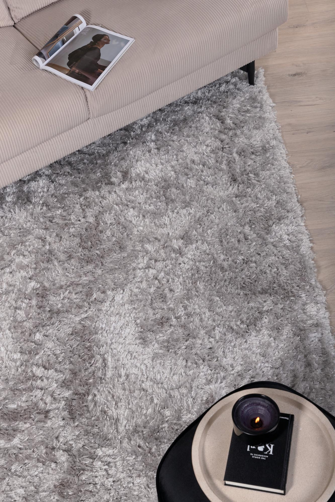Natta Teppich in Silber präsentiert im Onlineshop von KAQTU Design AG. Teppich ist von Venture Home
