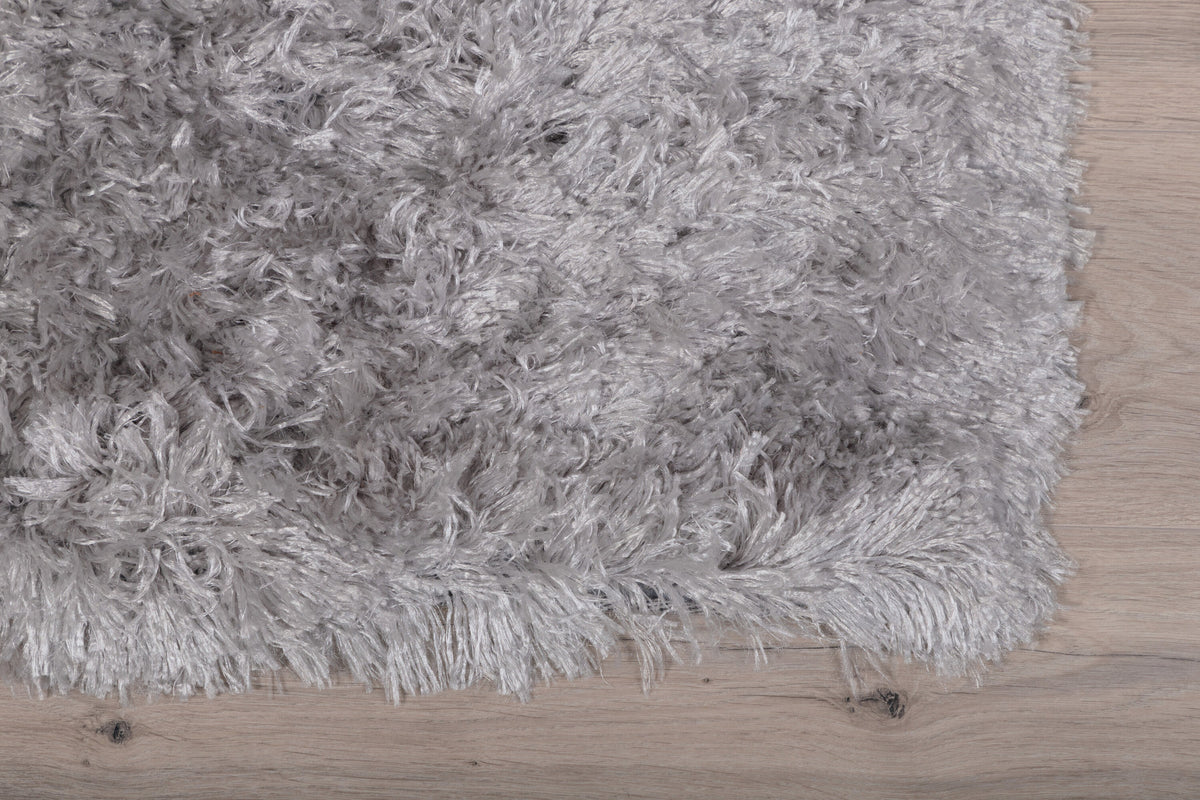 Natta Teppich in Silber präsentiert im Onlineshop von KAQTU Design AG. Teppich ist von Venture Home