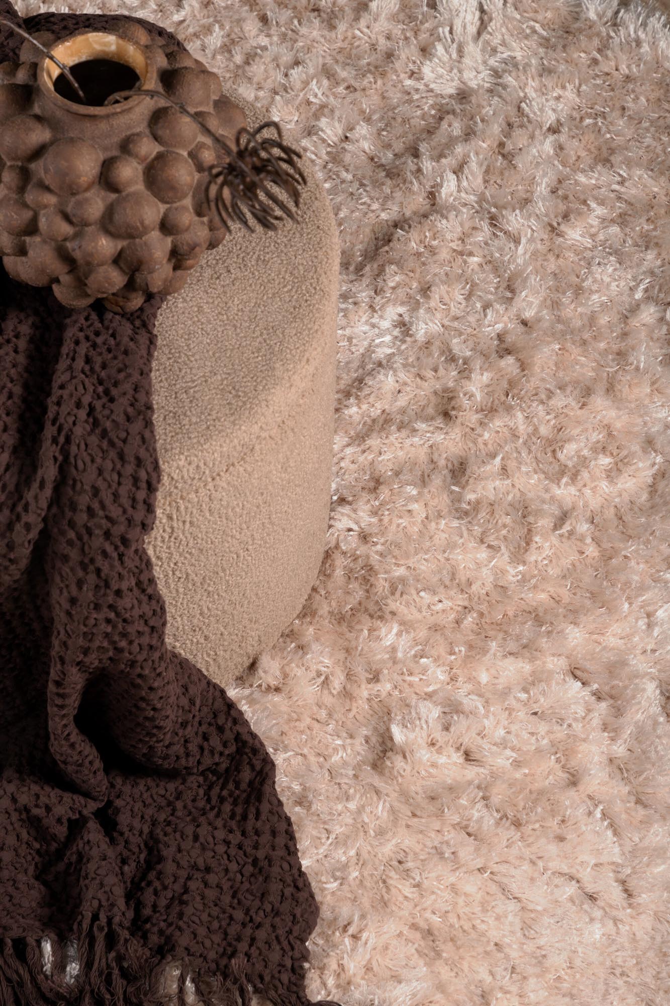 Natta Teppich von Venture Home: Eleganter, langlebiger Teppich aus hochwertigem Polyester für stilvolle Akzente in jedem Raum.