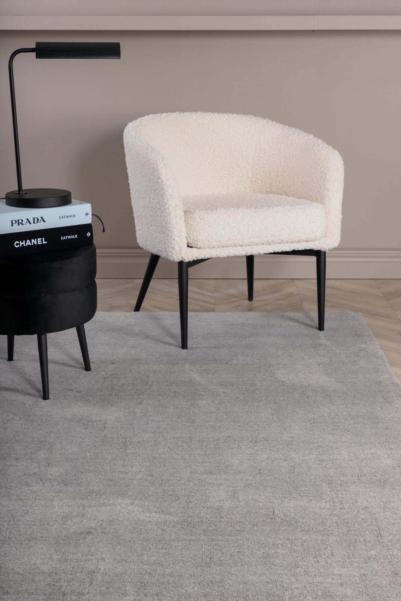 Ulla Teppich in Hellgrau präsentiert im Onlineshop von KAQTU Design AG. Teppich ist von Venture Home