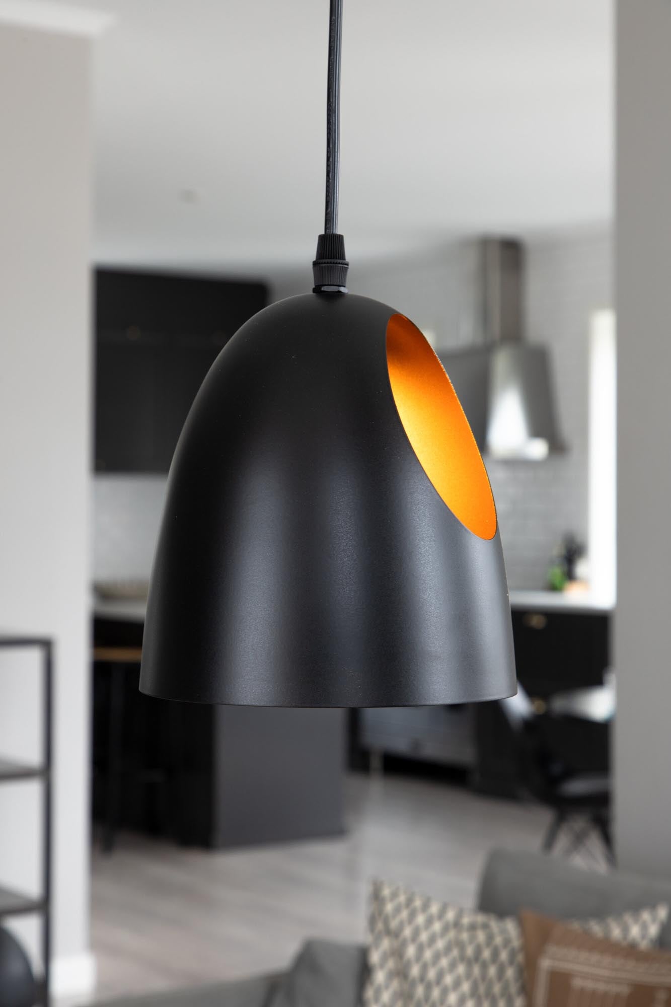 Elda Pendelleuchte in Schwarz präsentiert im Onlineshop von KAQTU Design AG. Pendelleuchte ist von Venture Home