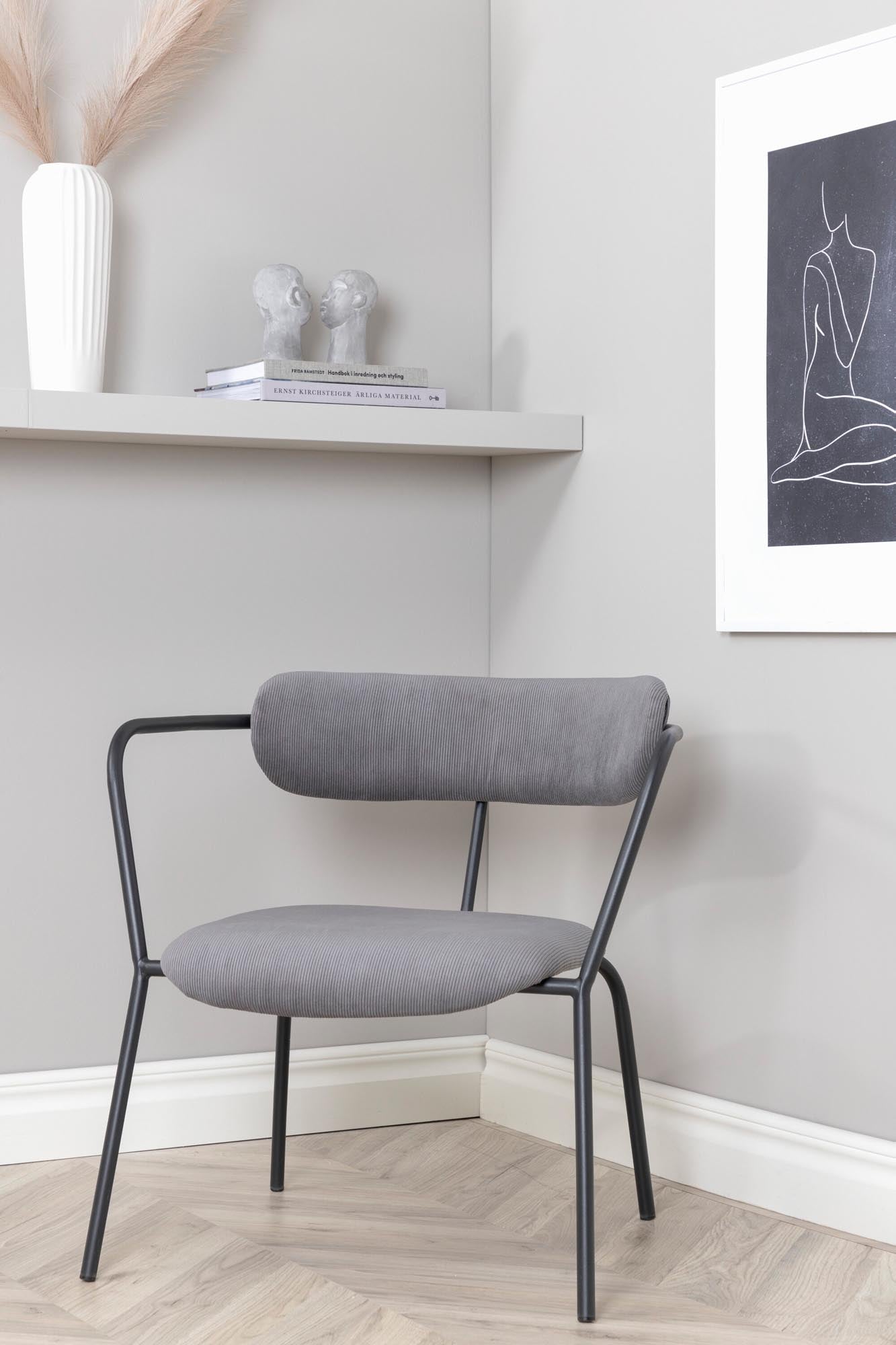 Duffy Sessel in Grau präsentiert im Onlineshop von KAQTU Design AG. Sessel mit Armlehnen ist von Venture Home