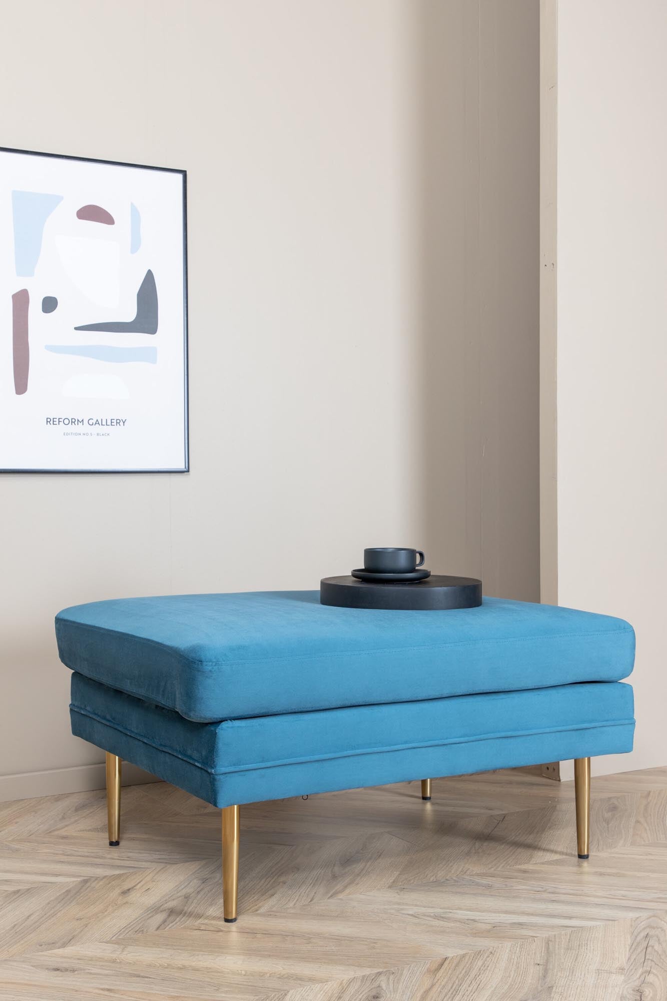 Boom Ottoman / Pouf in Blau präsentiert im Onlineshop von KAQTU Design AG. Ottoman ist von Venture Home