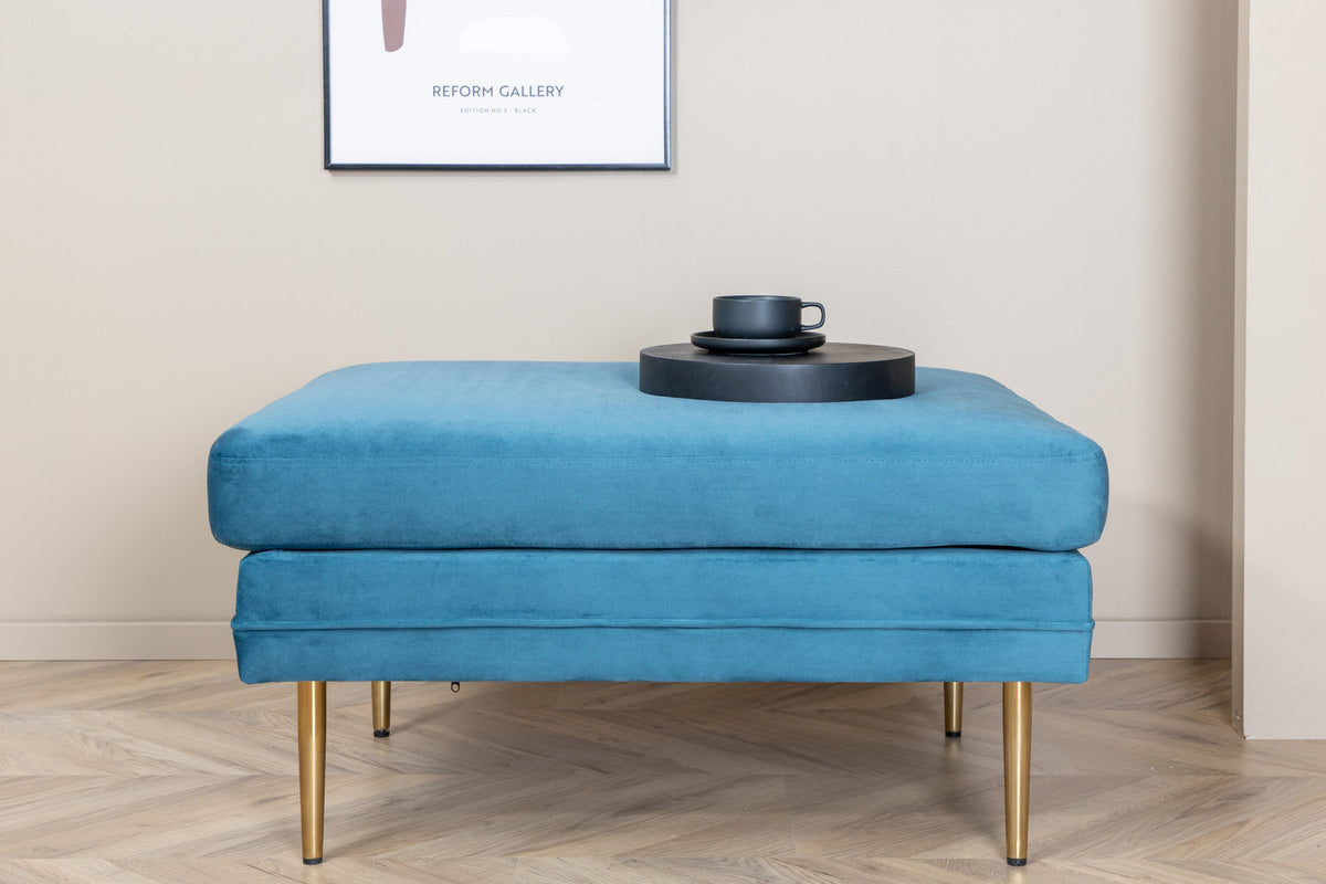 Boom Ottoman / Pouf in Blau präsentiert im Onlineshop von KAQTU Design AG. Ottoman ist von Venture Home