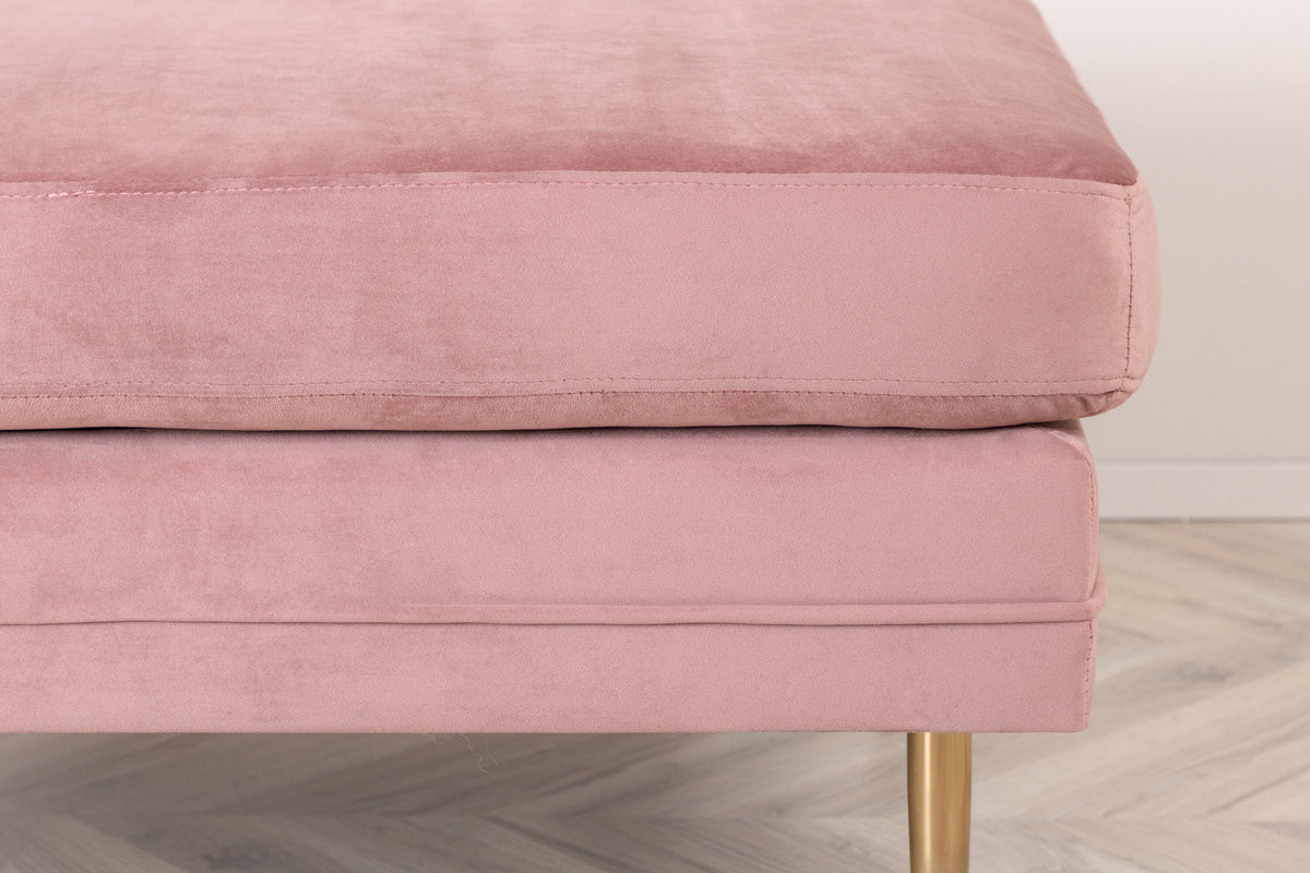 Boom Ottoman / Pouf in Rosa präsentiert im Onlineshop von KAQTU Design AG. Ottoman ist von Venture Home