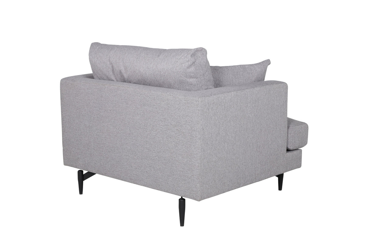 Sofia Sessel in Grau präsentiert im Onlineshop von KAQTU Design AG. Sessel mit Armlehnen ist von Venture Home