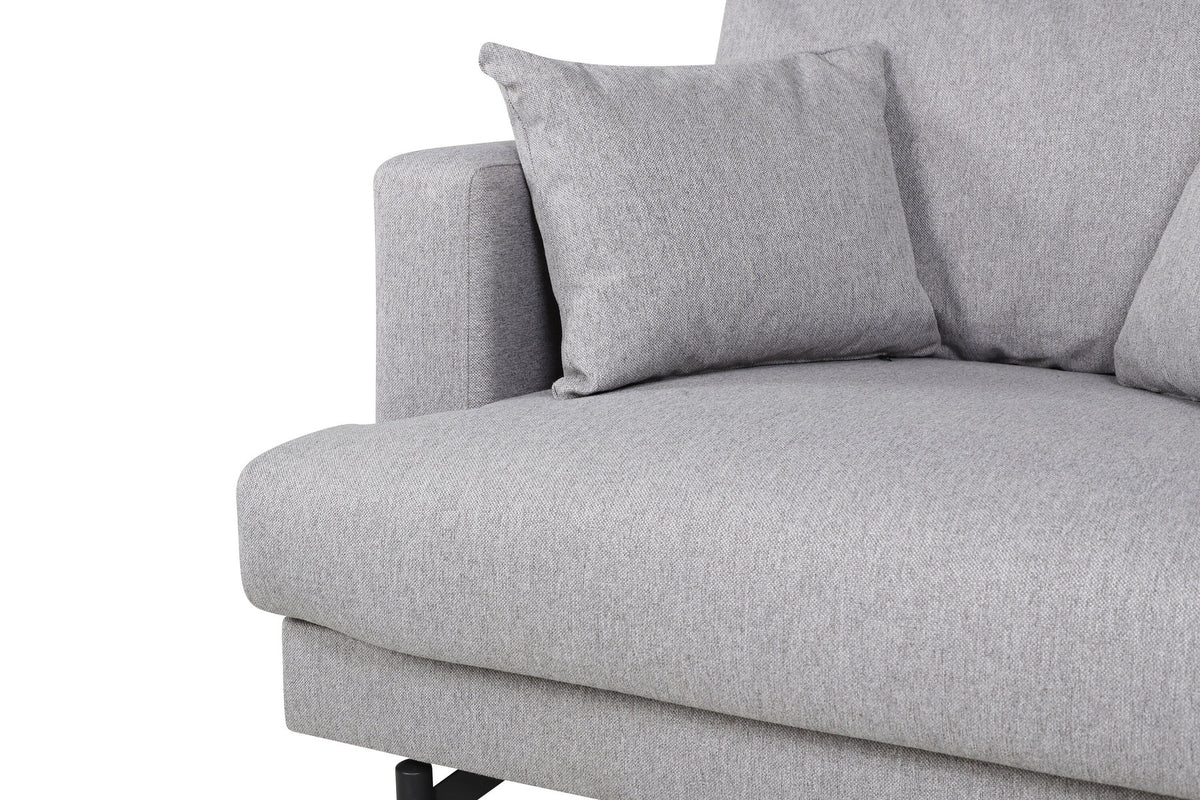 Sofia Sessel in Grau präsentiert im Onlineshop von KAQTU Design AG. Sessel mit Armlehnen ist von Venture Home