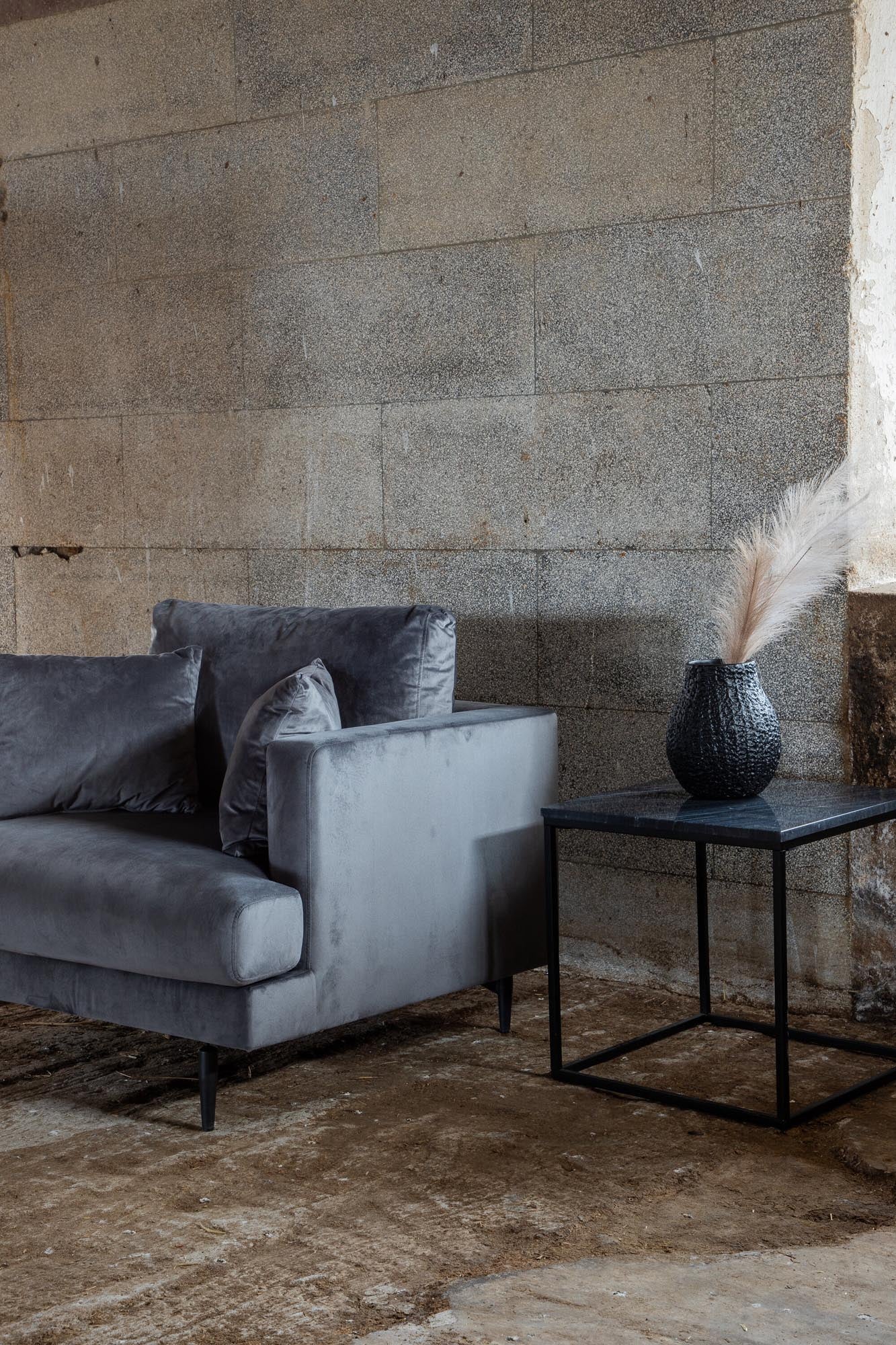 Sofia Sessel von Venture Home: Stilvolles Design trifft auf hohen Komfort. Ideal für jedes Wohnzimmer und pflegeleicht im Alltag.