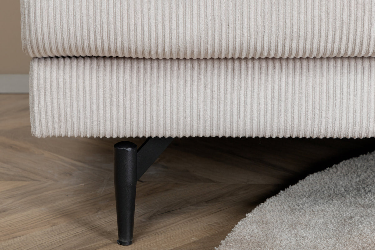 Sofia Sessel in Beige präsentiert im Onlineshop von KAQTU Design AG. Sessel mit Armlehnen ist von Venture Home