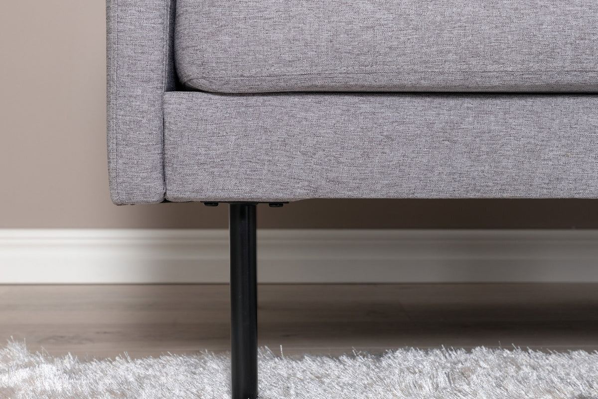Zoom 2er Sofa in Grau präsentiert im Onlineshop von KAQTU Design AG. 2er Sofa ist von Venture Home
