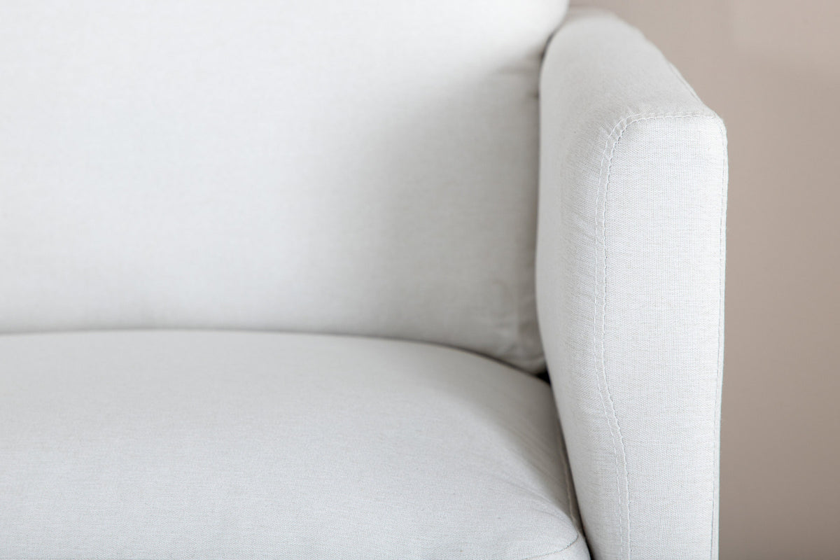 Zoom 2er Sofa in Weiss präsentiert im Onlineshop von KAQTU Design AG. 2er Sofa ist von Venture Home