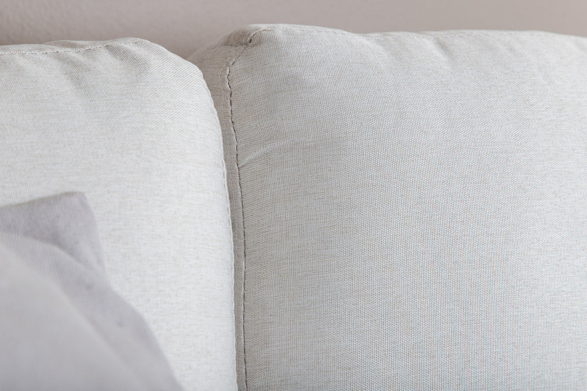 Zoom 2er Sofa in Weiss präsentiert im Onlineshop von KAQTU Design AG. 2er Sofa ist von Venture Home