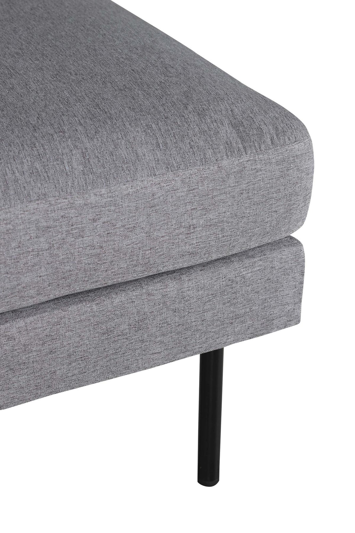 Zoom Ottoman / Pouf in Grau präsentiert im Onlineshop von KAQTU Design AG. Ottoman ist von Venture Home