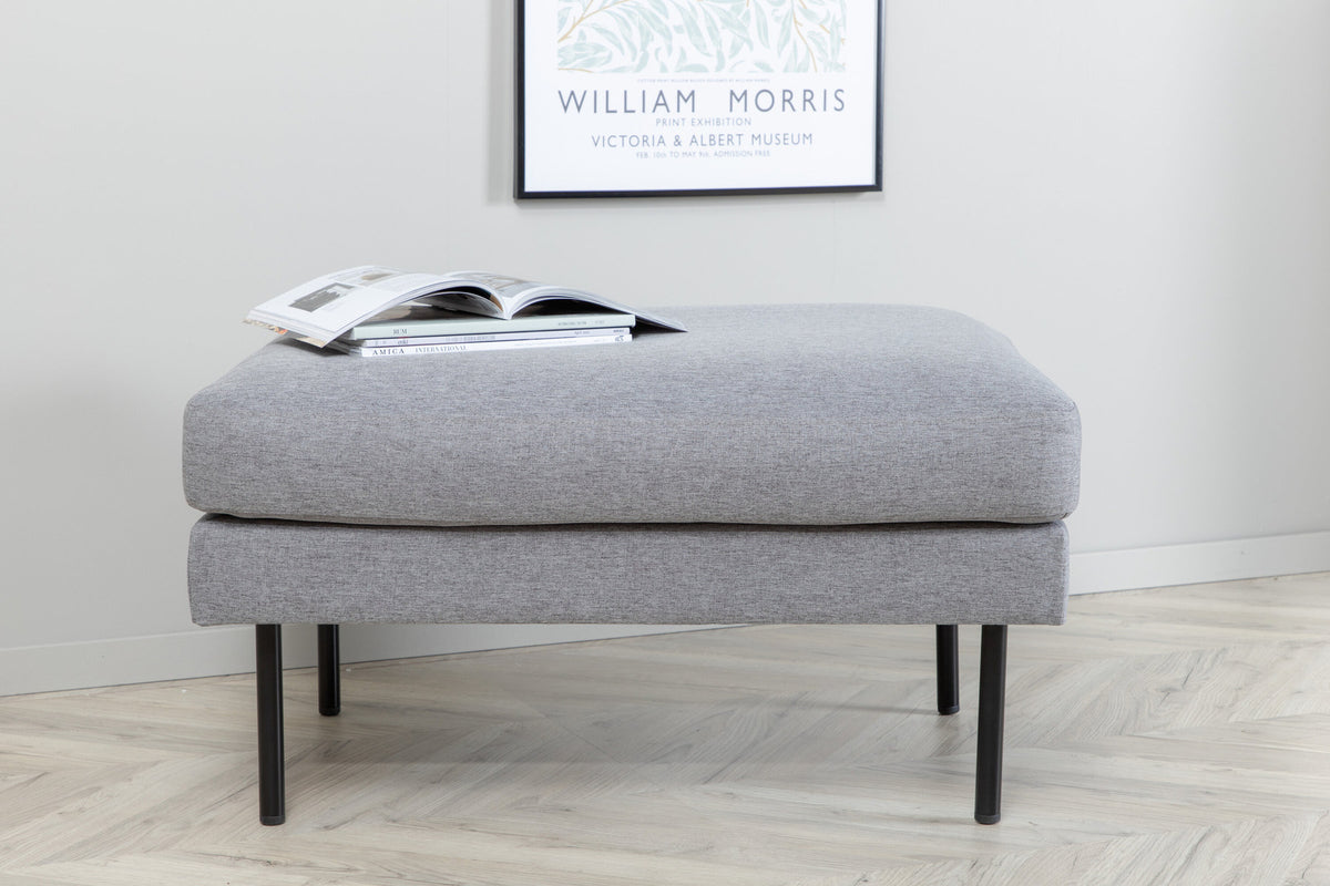 Zoom Ottoman / Pouf in Grau präsentiert im Onlineshop von KAQTU Design AG. Ottoman ist von Venture Home