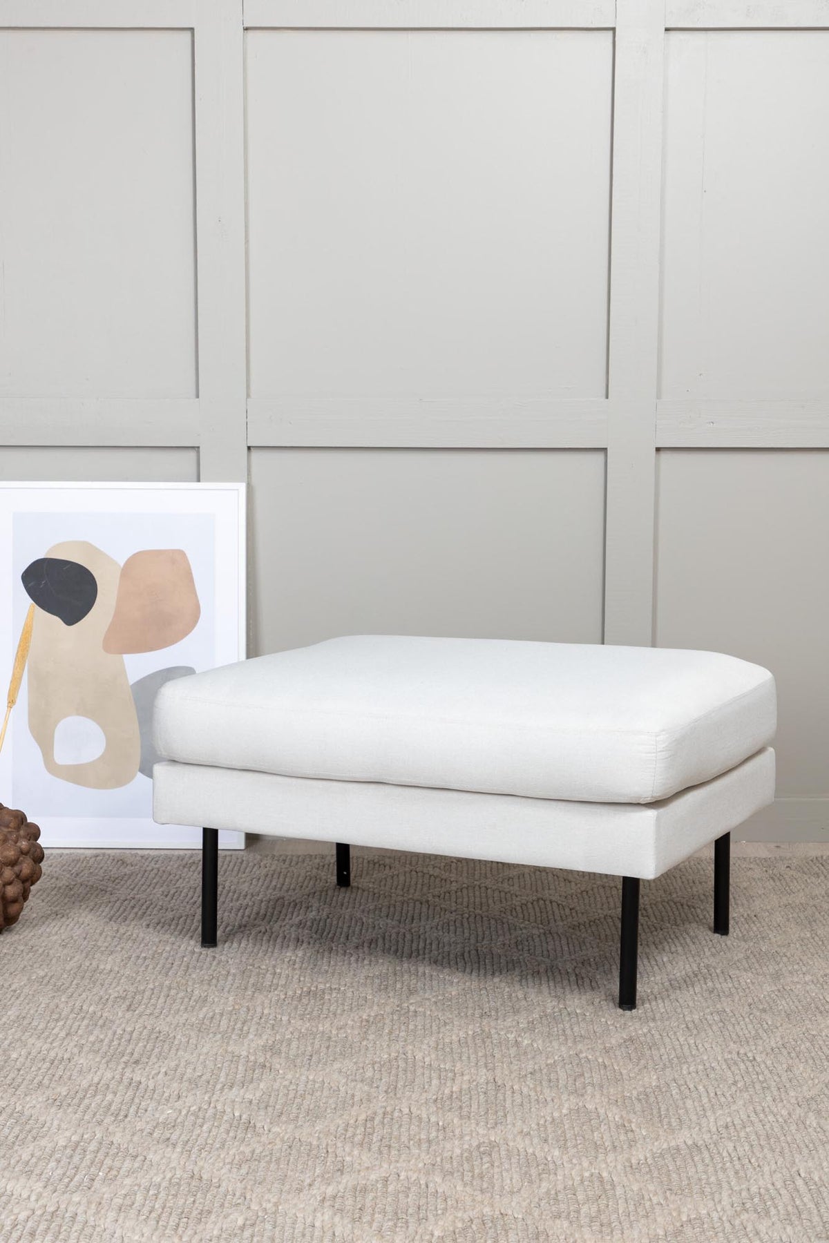 Zoom Ottoman / Pouf in Hell beige präsentiert im Onlineshop von KAQTU Design AG. Ottoman ist von Venture Home