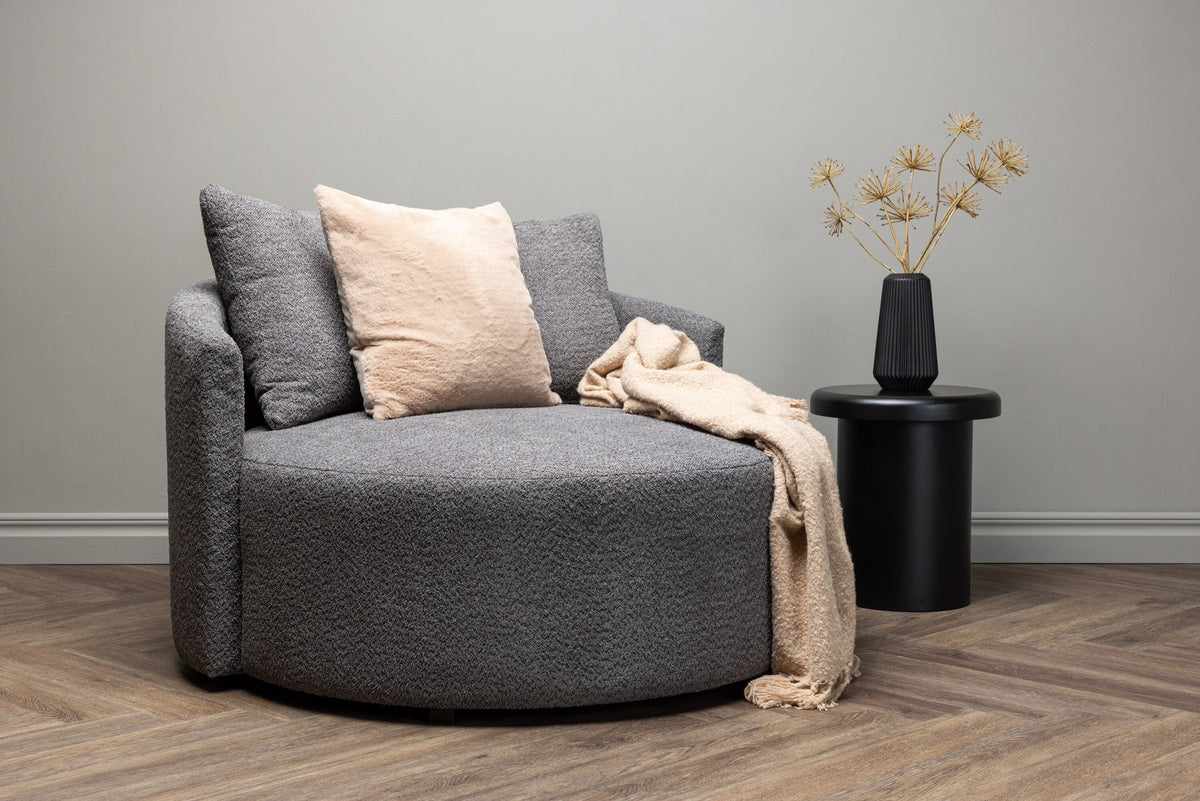 Kelso 2 Sitzer Sofa in Grau präsentiert im Onlineshop von KAQTU Design AG. 2er Sofa ist von Venture Home