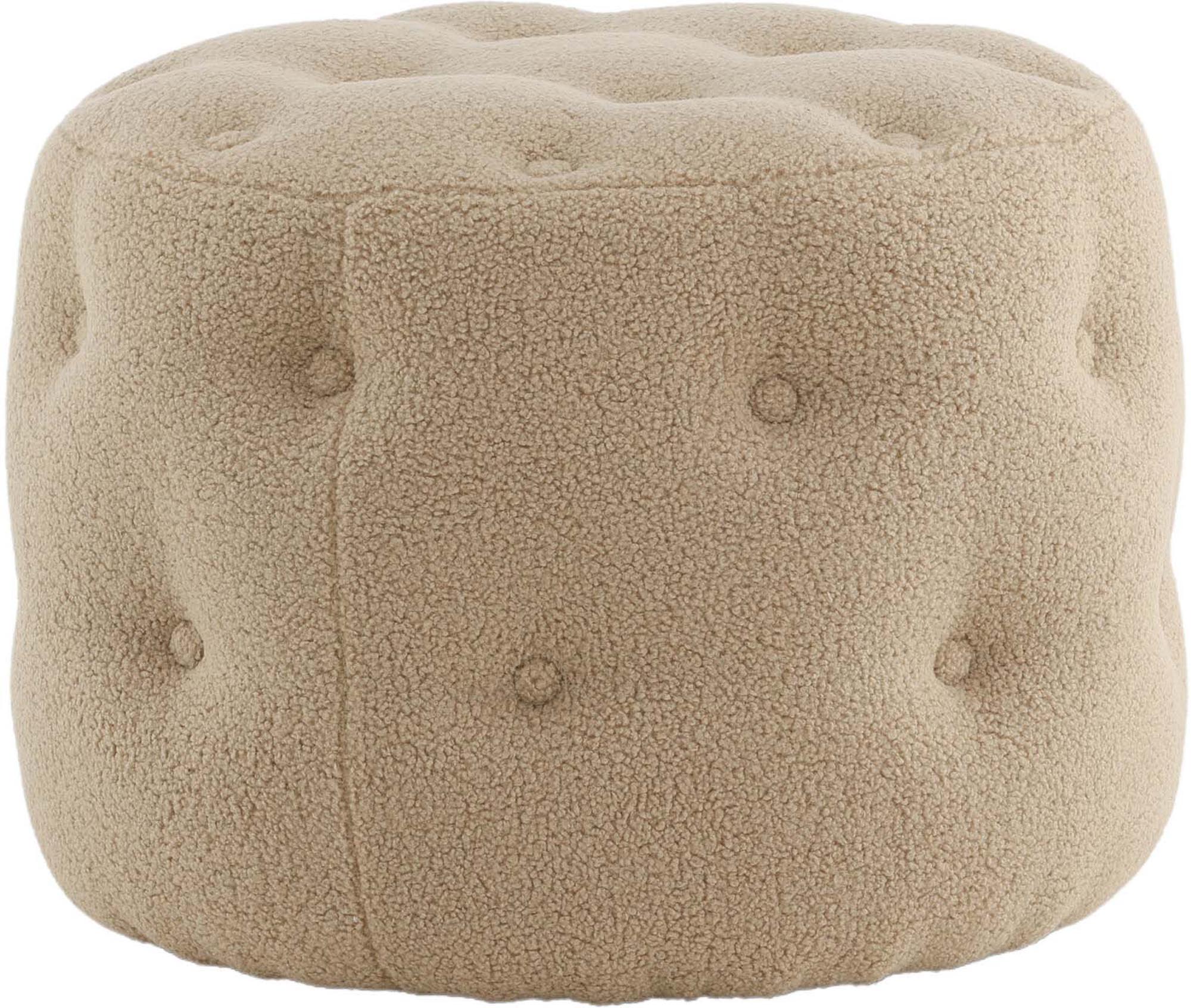 Der Benjamin Ottoman / Pouf von Venture Home kombiniert stilvolles Design mit Funktionalität. Aus weichem Teddystoff gefertigt, bietet er Komfort und Eleganz für Ihr Zuhause.
