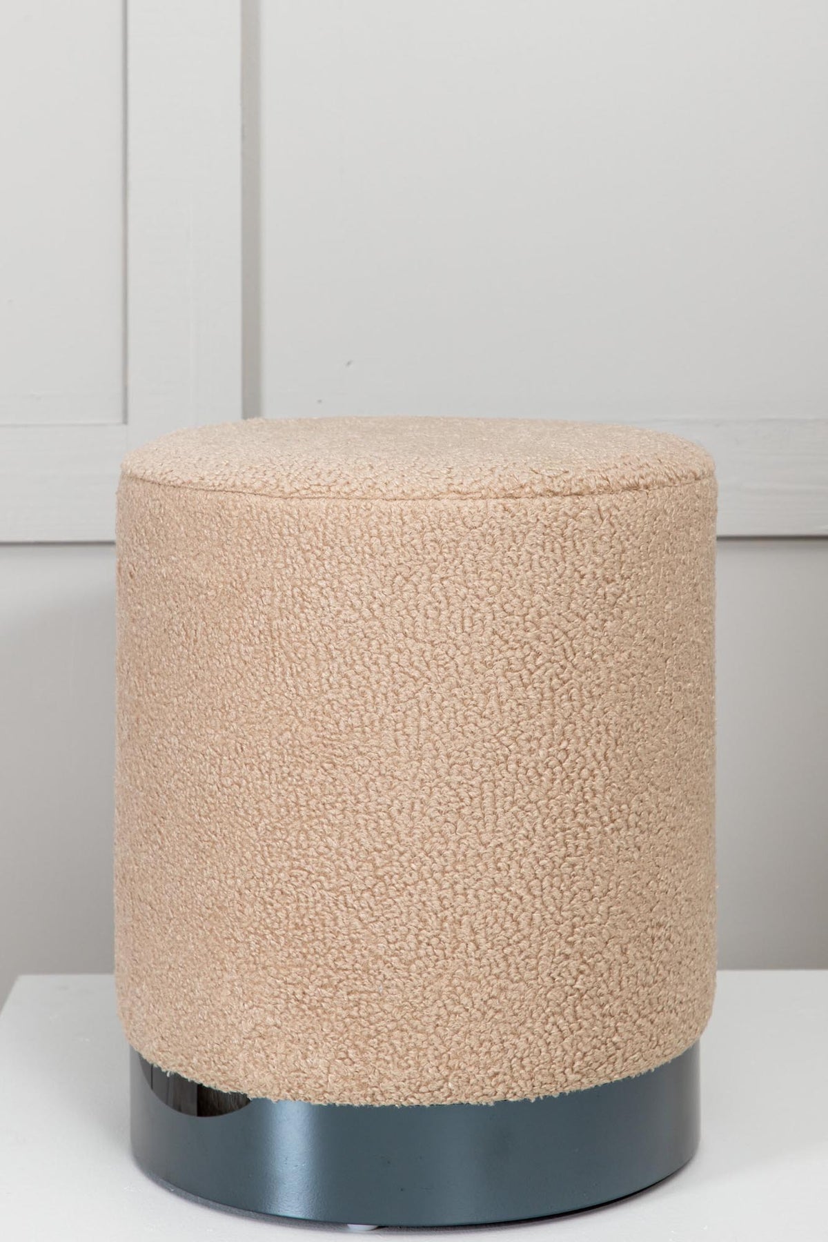 Benji Ottoman / Pouf in Beige präsentiert im Onlineshop von KAQTU Design AG. Pouf ist von Venture Home