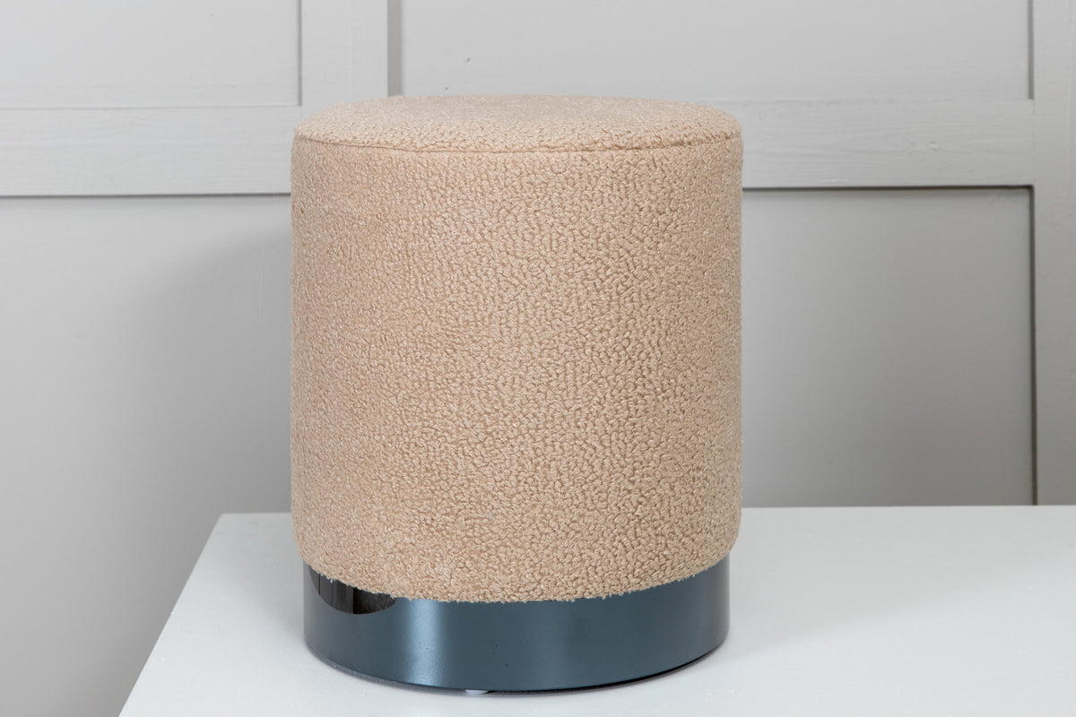 Benji Ottoman / Pouf in Beige präsentiert im Onlineshop von KAQTU Design AG. Pouf ist von Venture Home