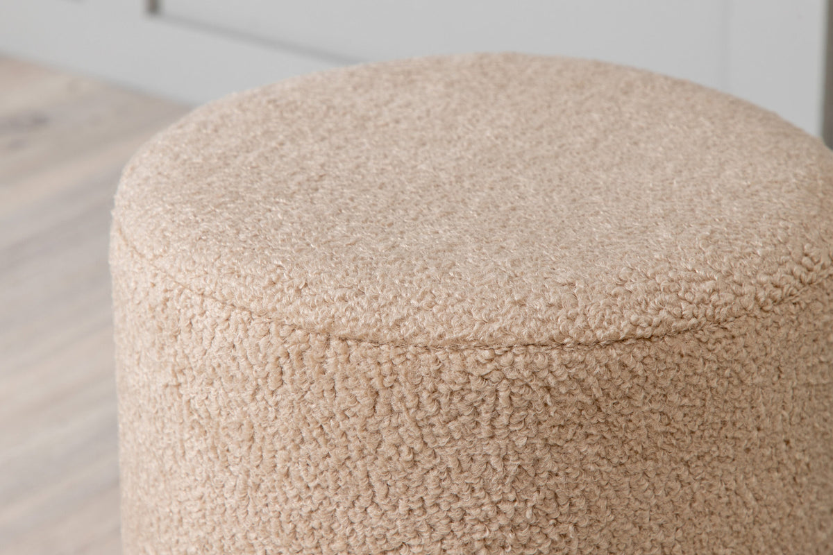 Benji Ottoman / Pouf in Beige präsentiert im Onlineshop von KAQTU Design AG. Pouf ist von Venture Home