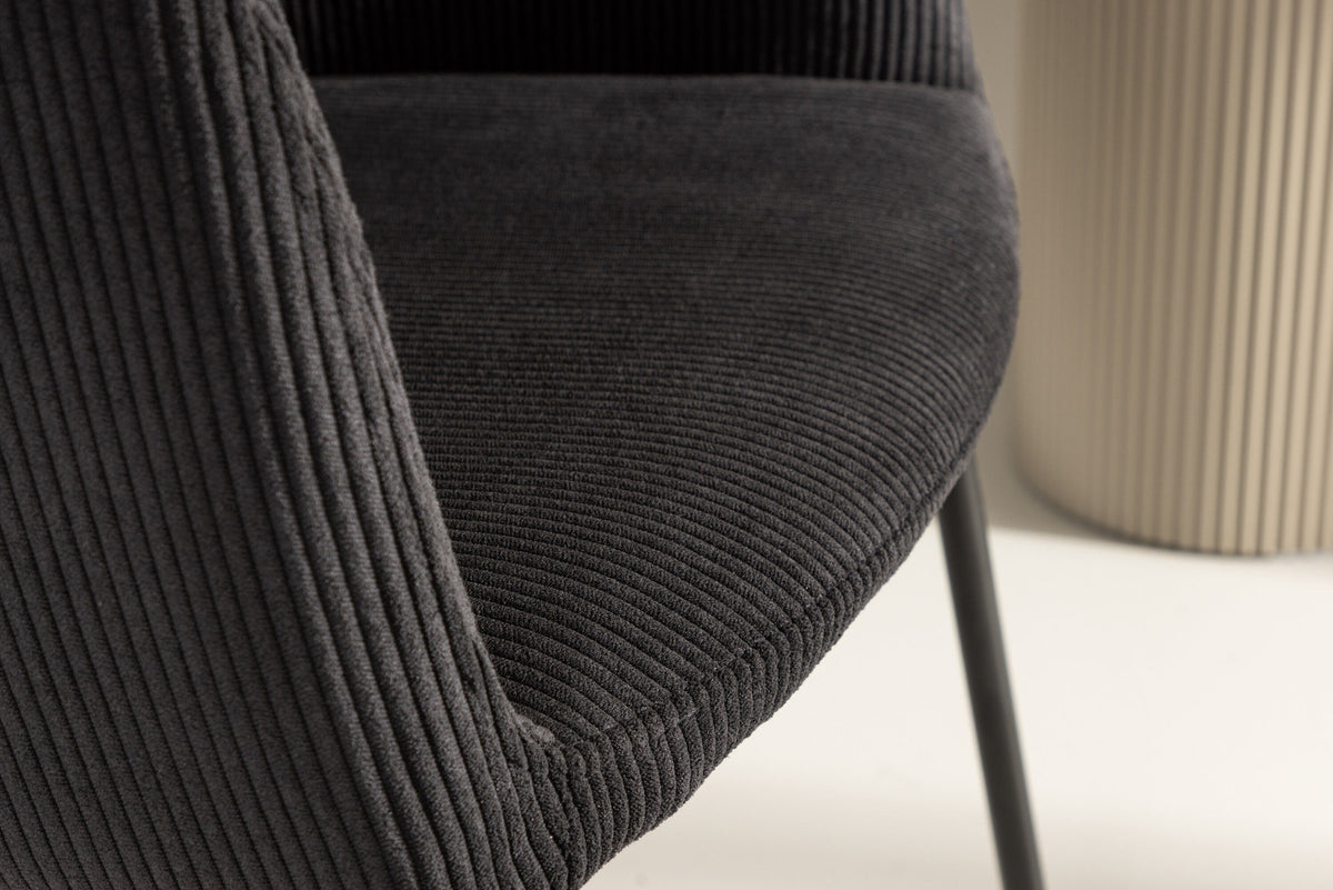 Berit Esszimmerstuhl in Schwarz präsentiert im Onlineshop von KAQTU Design AG. Schalenstuhl ist von Venture Home