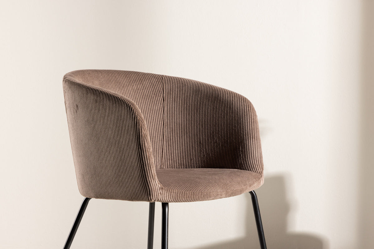 Berit Esszimmerstuhl in Braun präsentiert im Onlineshop von KAQTU Design AG. Schalenstuhl ist von Venture Home