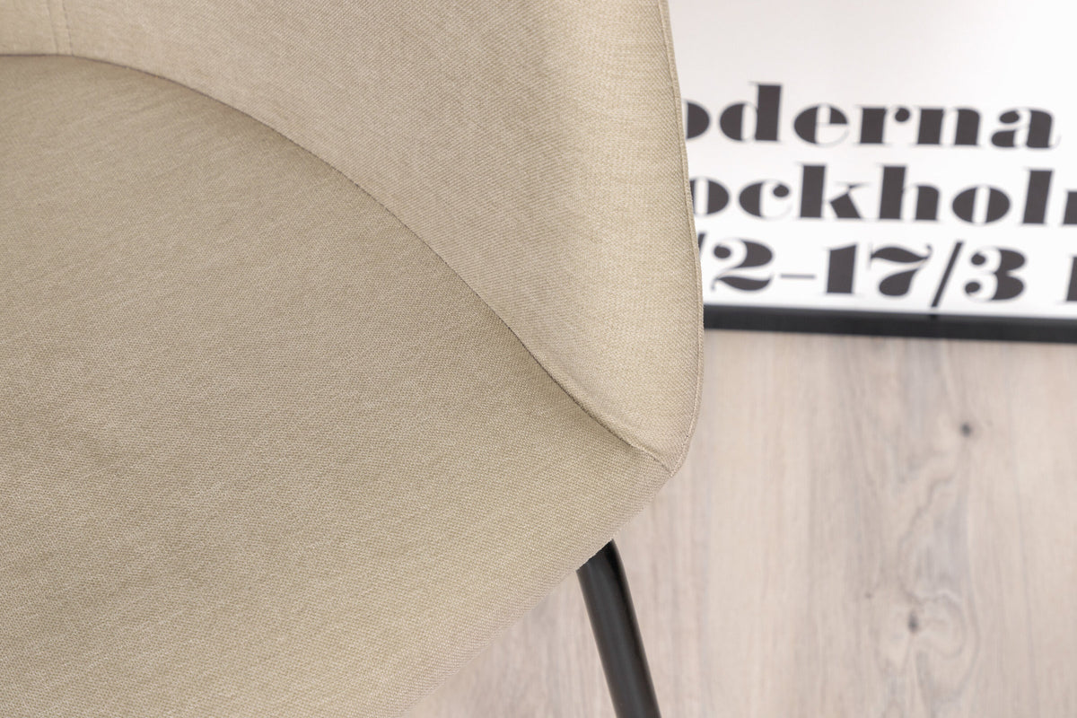 Berit Stuhl in Beige präsentiert im Onlineshop von KAQTU Design AG. Stuhl ist von Venture Home