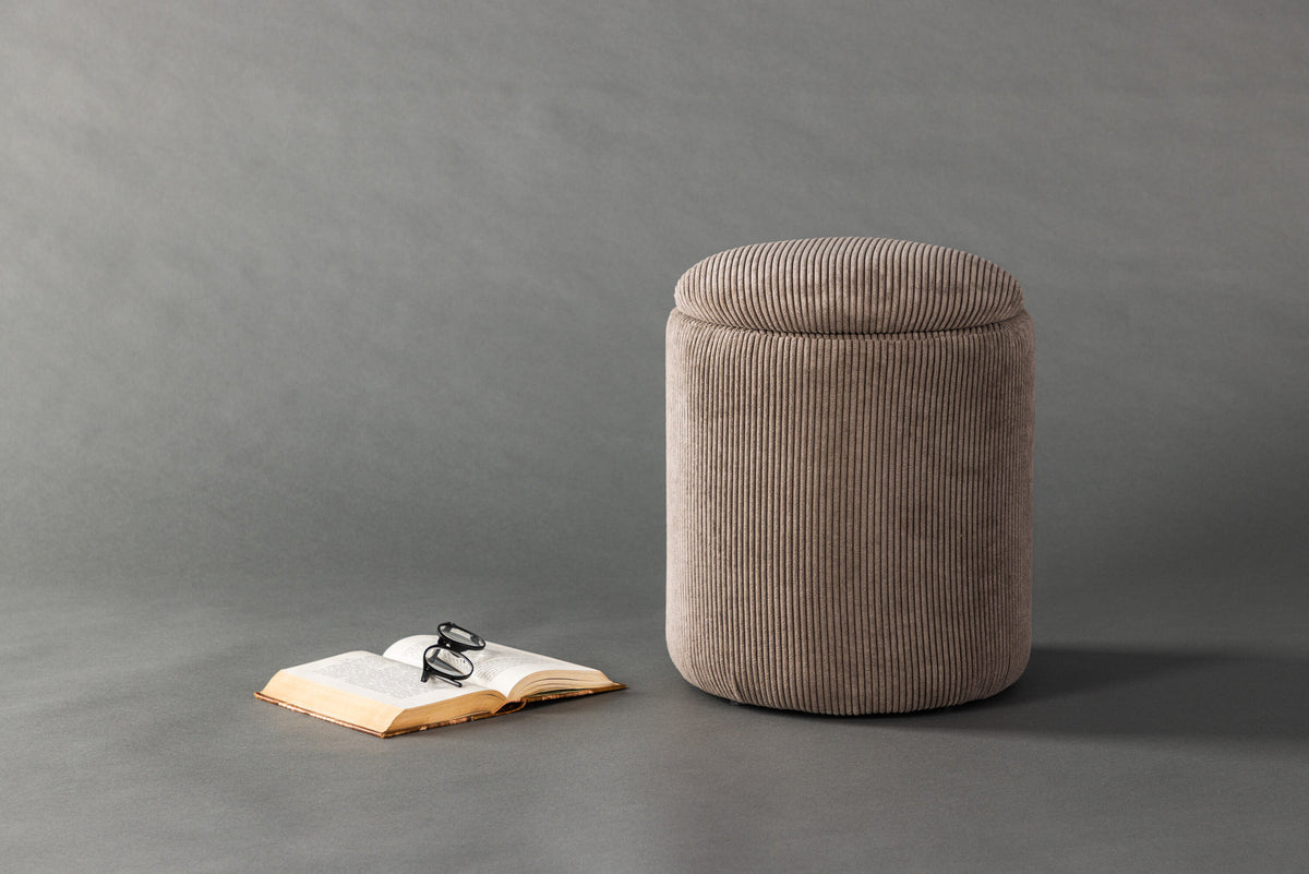 Limpen Pouf in Braun präsentiert im Onlineshop von KAQTU Design AG. Pouf ist von Venture Home