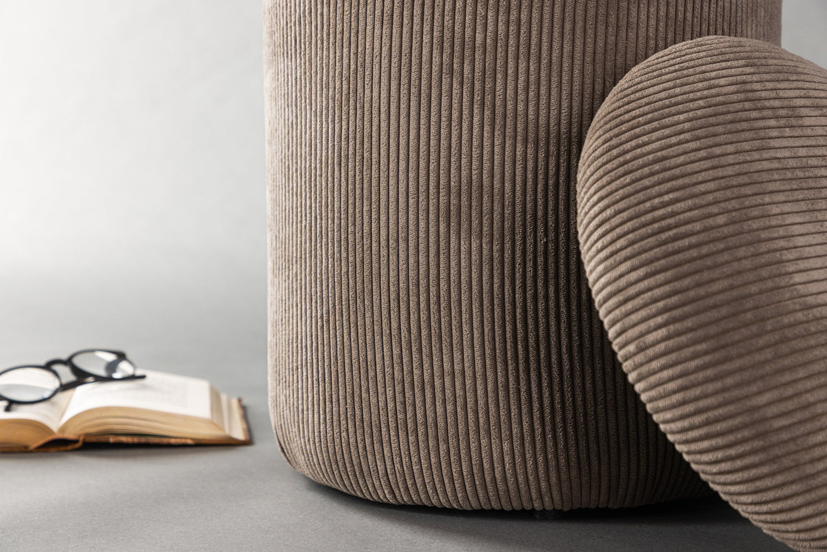 Limpen Pouf in Braun präsentiert im Onlineshop von KAQTU Design AG. Pouf ist von Venture Home