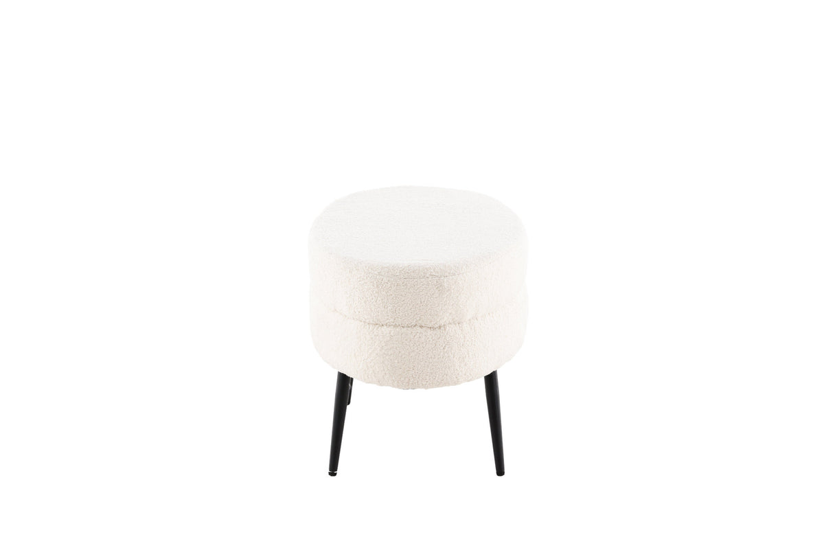 Otto Ottoman / Pouf in Weiss präsentiert im Onlineshop von KAQTU Design AG. Ottoman ist von Venture Home